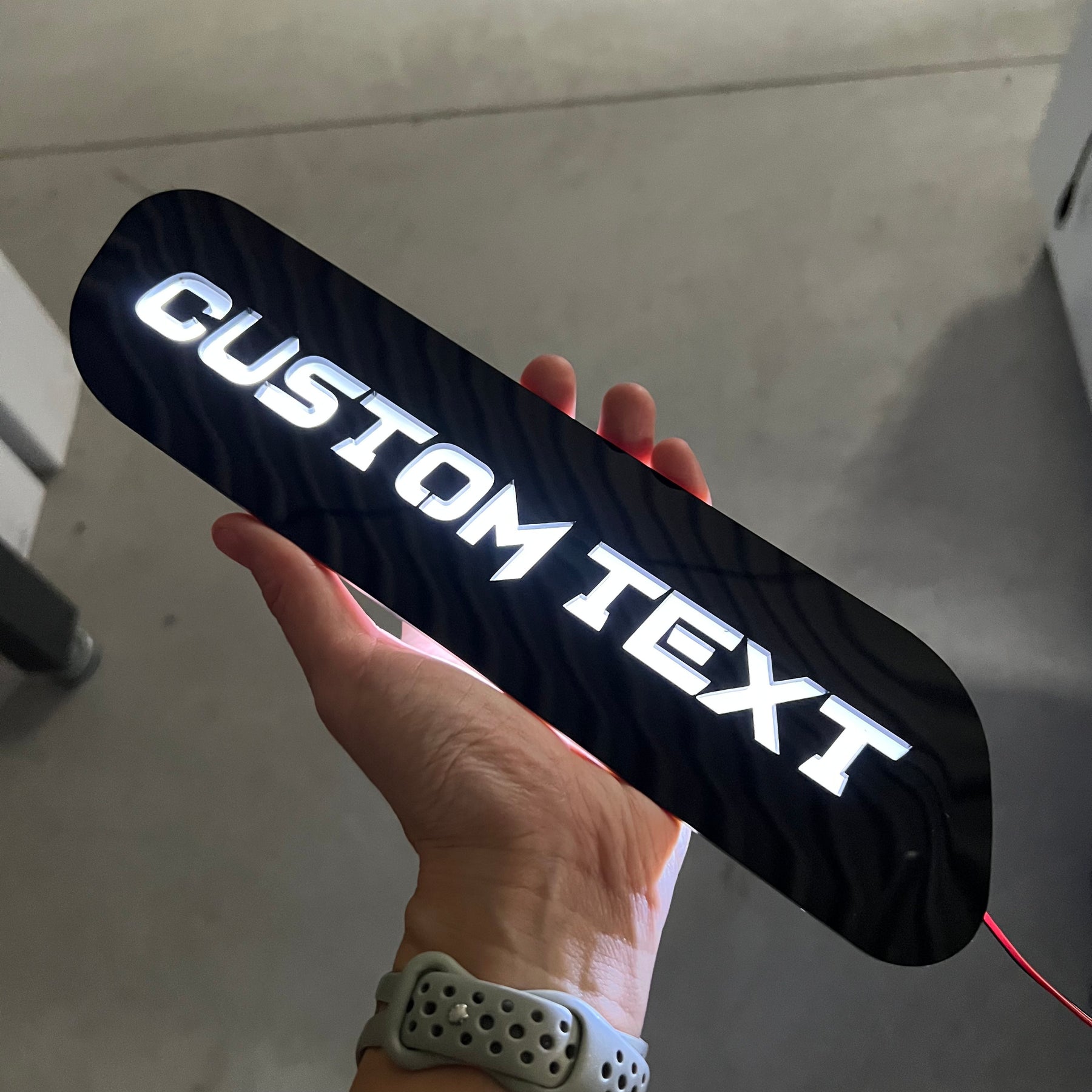 Badges de capot à LED avec texte personnalisé - Compatible avec les modèles Ram 2500®/3500® 2019+ - Plusieurs couleurs disponibles