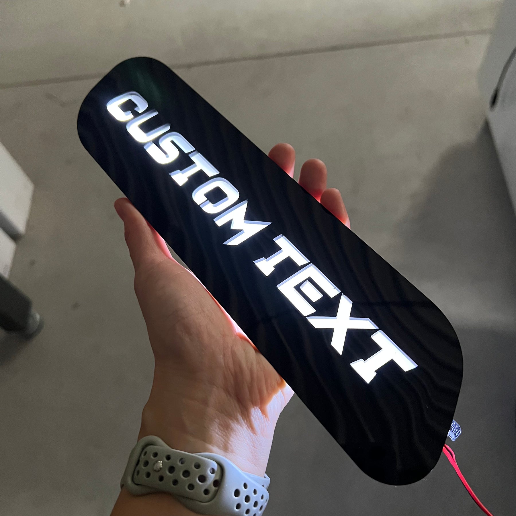 Badges de capot à LED avec texte personnalisé - Compatible avec les modèles Ram 2500®/3500® 2019+ - Plusieurs couleurs disponibles
