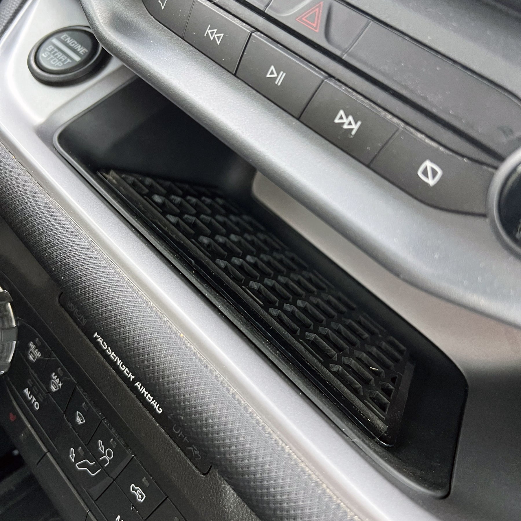 Badge d'insertion de poche de rangement de console supérieure - Motif hexagonal - Compatible avec Bronco® Sport 2021+ - Plusieurs couleurs disponibles