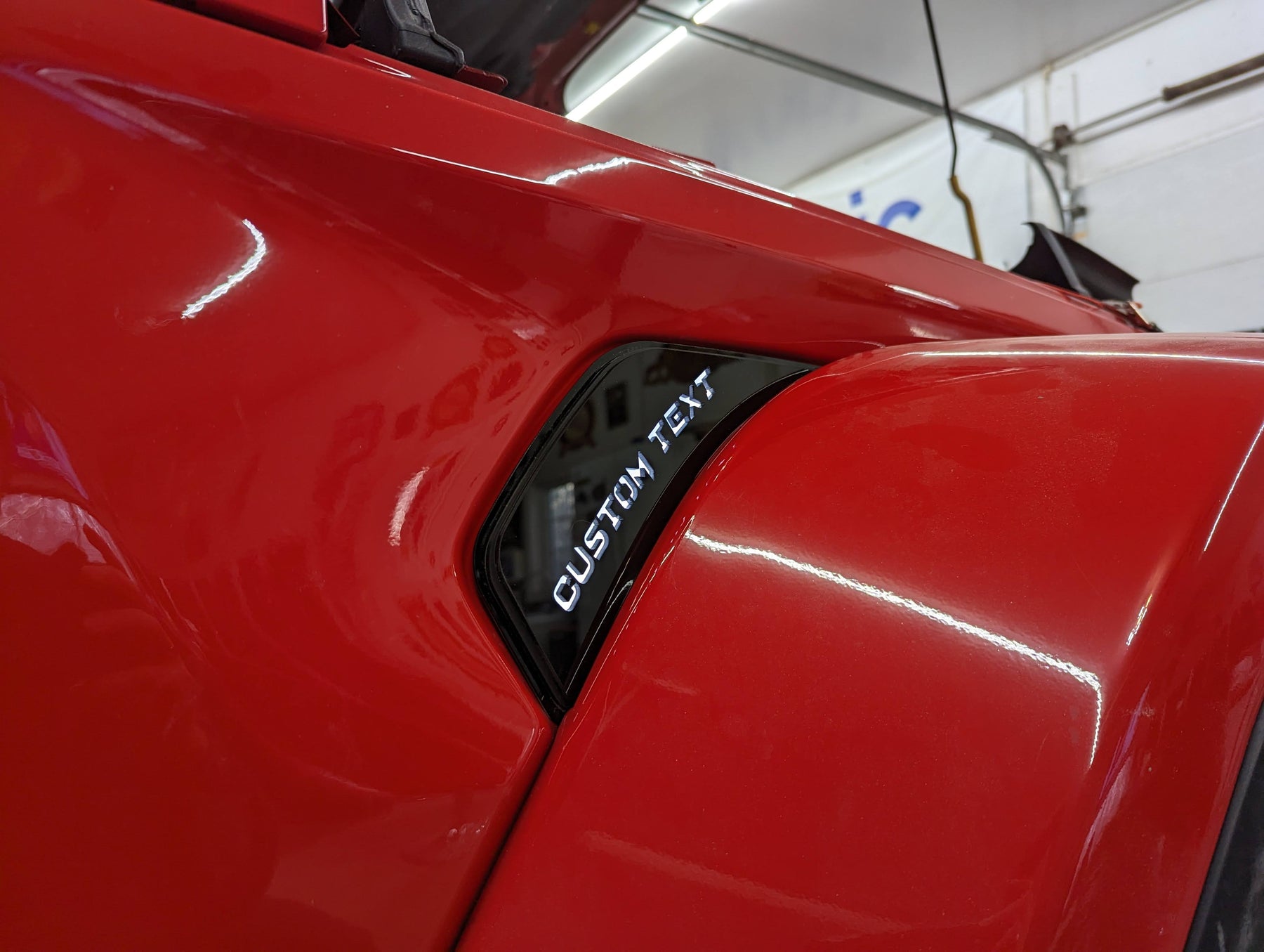 Évents latéraux à LED avec texte personnalisé - Paire - Compatible avec Jeep® Gladiator® et Wrangler® 2020-2023