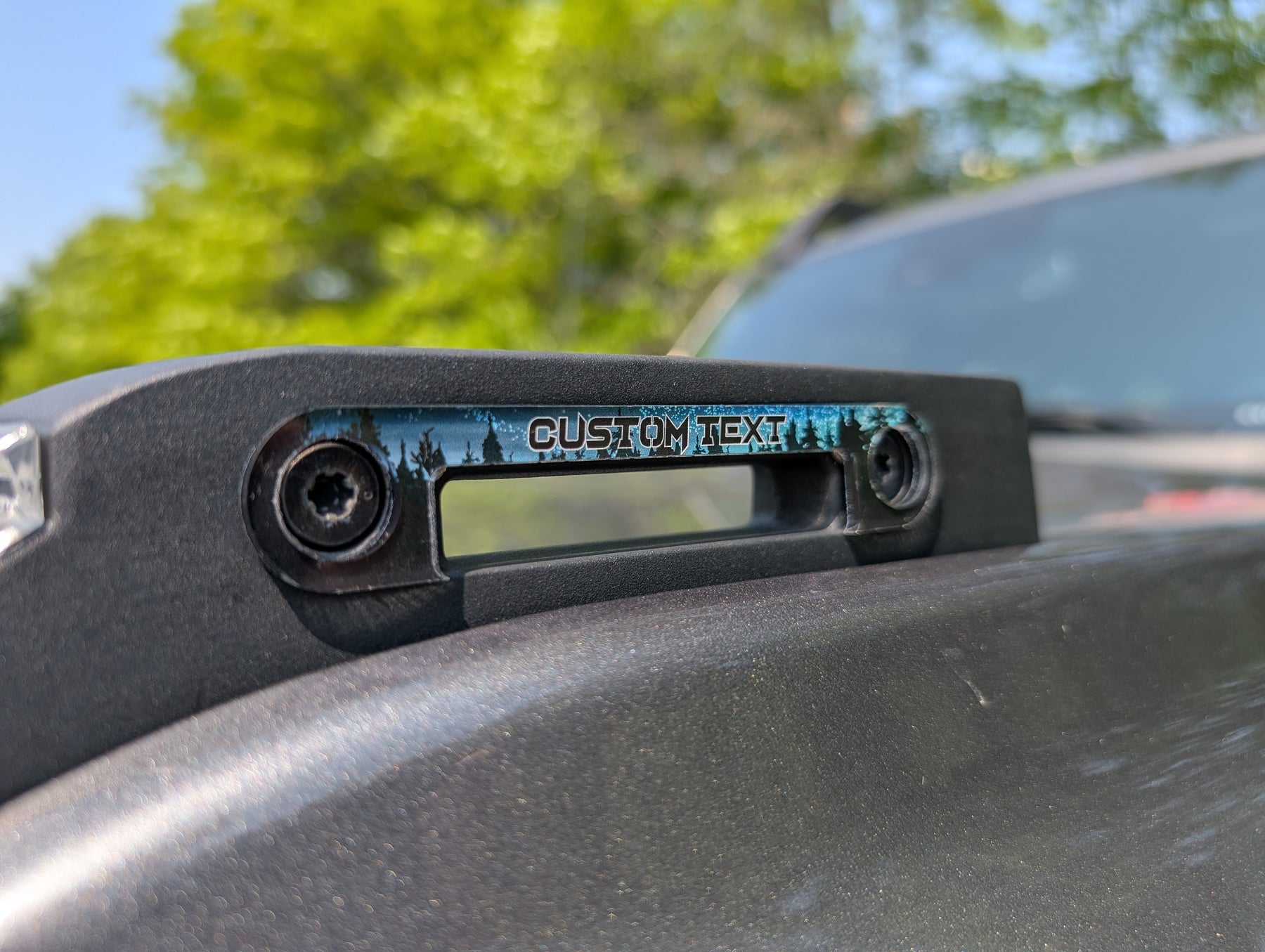 Paire d'insignes décoratifs pour cravate avant - Texte personnalisé - Compatible avec Bronco® 2021+ - Couleur complète