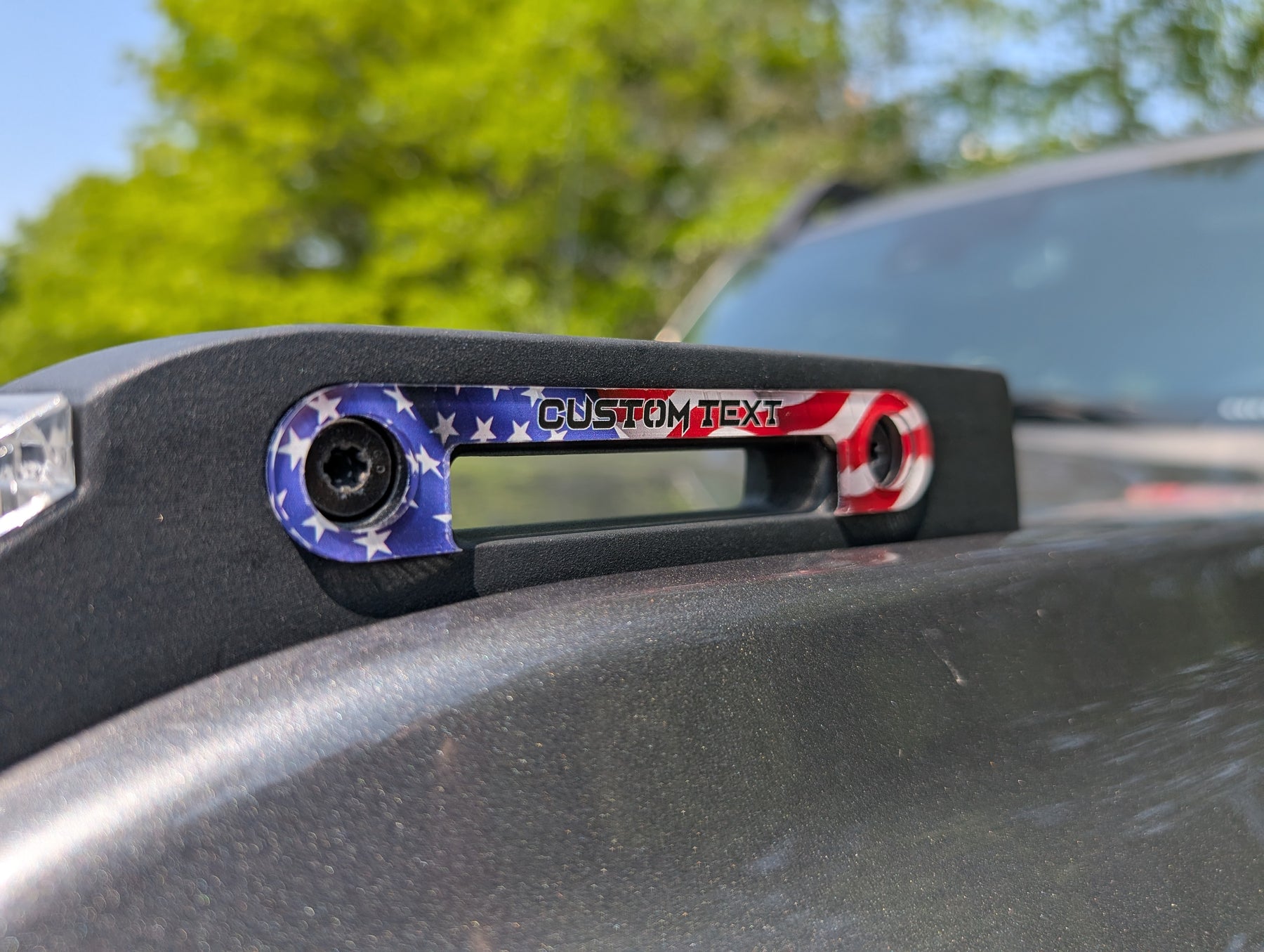 Paire d'insignes décoratifs pour cravate avant - Texte personnalisé - Compatible avec Bronco® 2021+ - Couleur complète