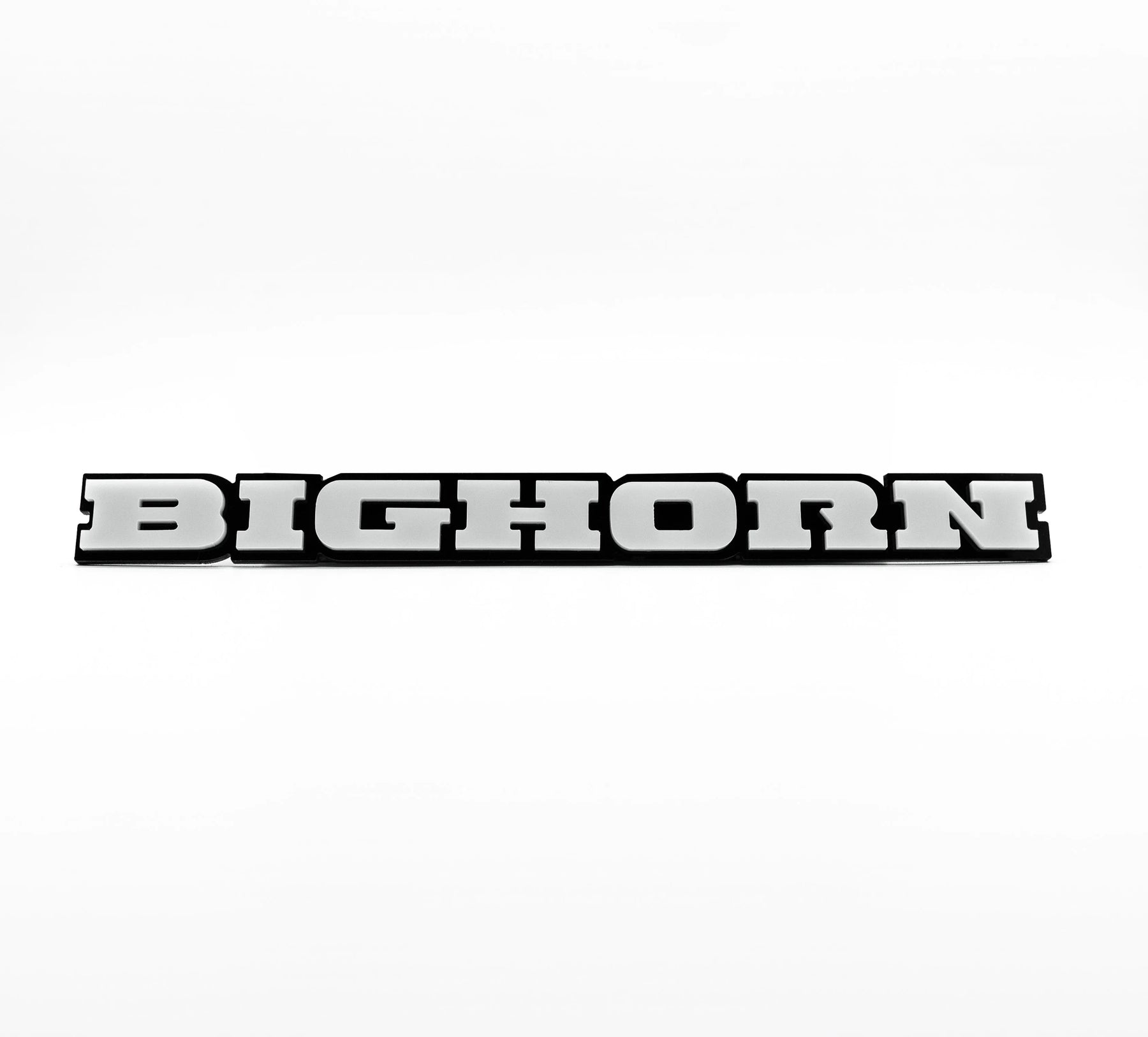 Badge de camion double couche personnalisé Bighorn® - Plusieurs couleurs disponibles - Produit sous licence officielle