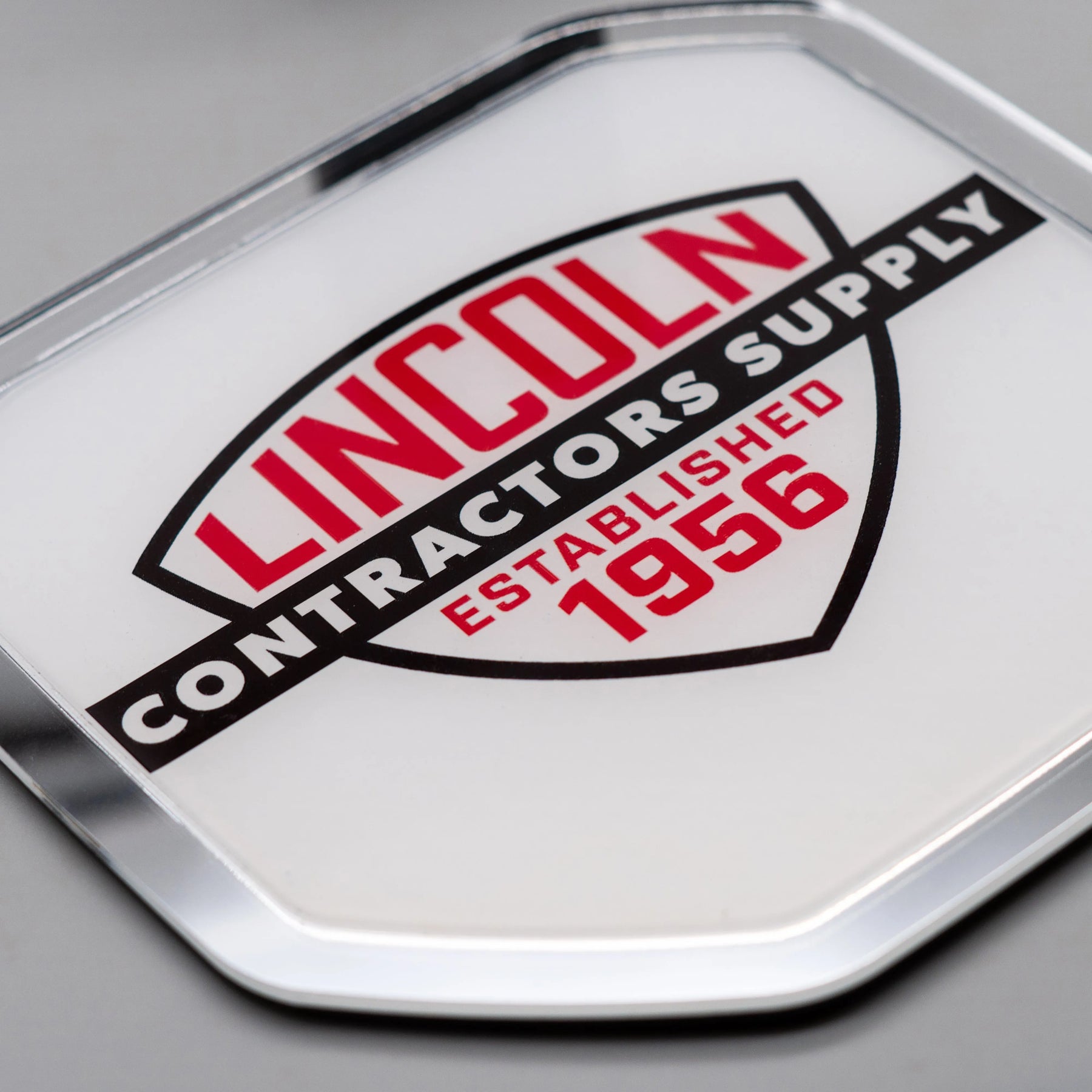 Badge de hayon personnalisé en couleur - Compatible avec les modèles RAM® 2019+ - 1500, 2500, 3500