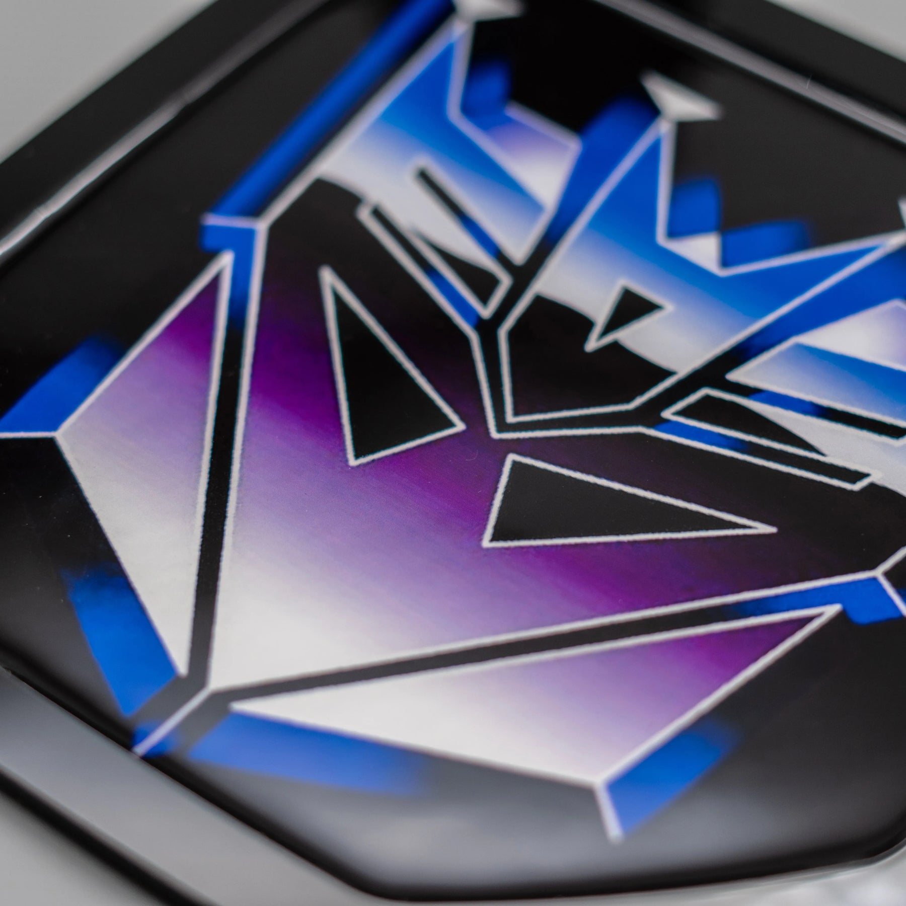 Badge de hayon personnalisé en couleur - Compatible avec les modèles RAM® 2019+ - 1500, 2500, 3500