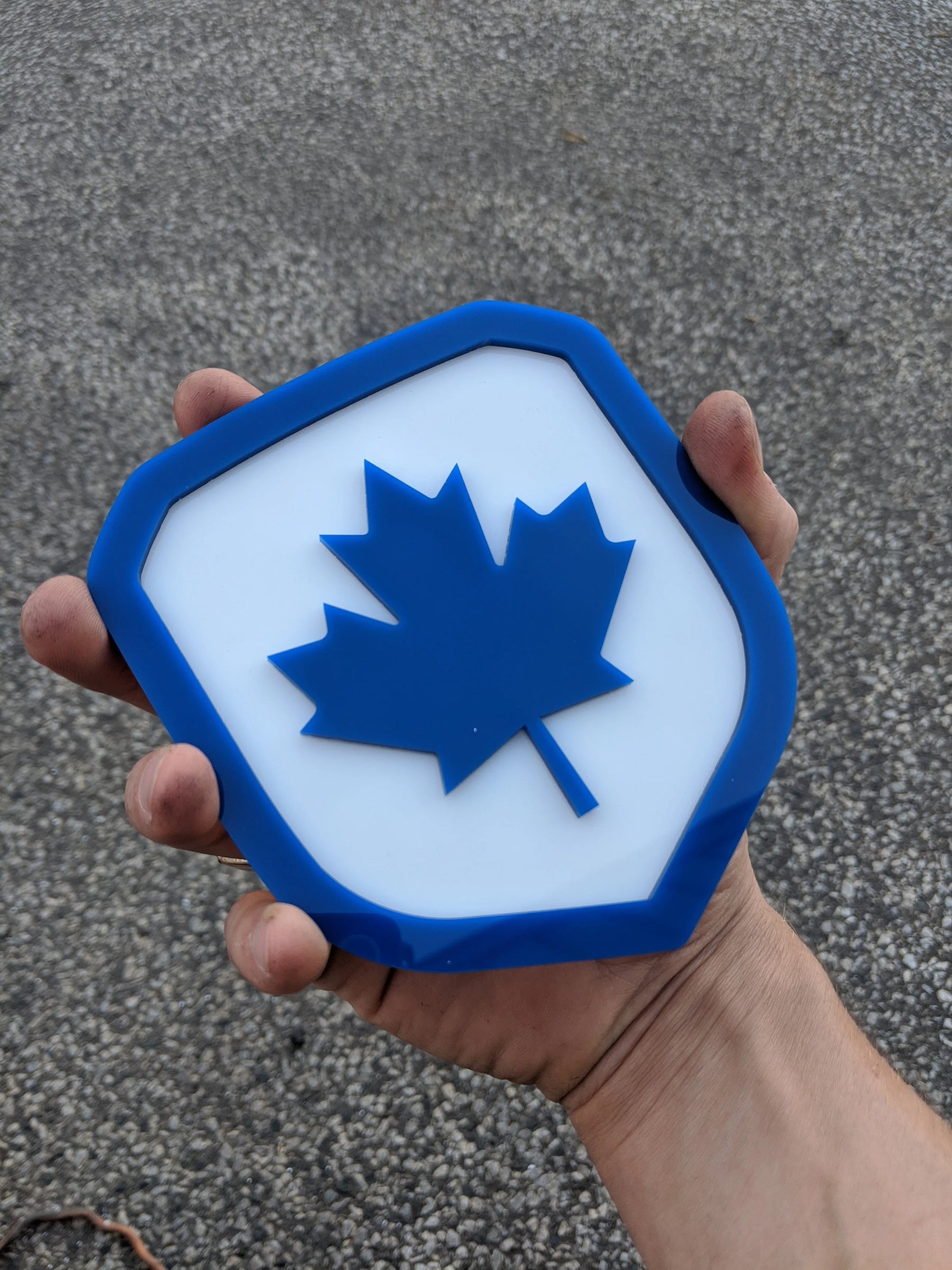 Insigne Canada - Compatible avec les calandres Dodge® Ram® 2013-2018 - 1500, 2500, 3500 - Bleu sur blanc