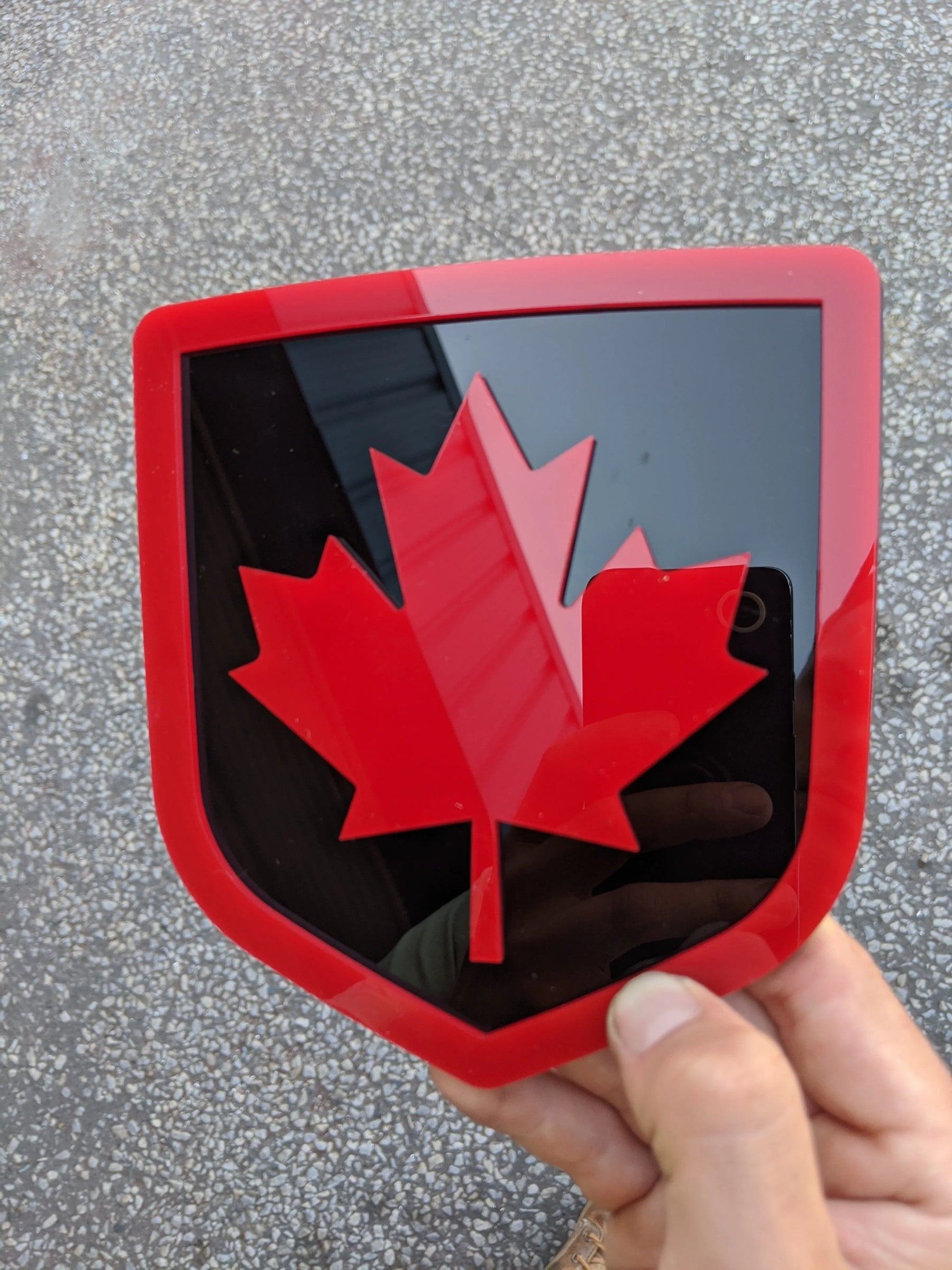 Badge Canada - Compatible avec les modèles Dodge® Ram® Tailgate 2009-2018 - 1500, 2500, 3500 - Rouge sur noir