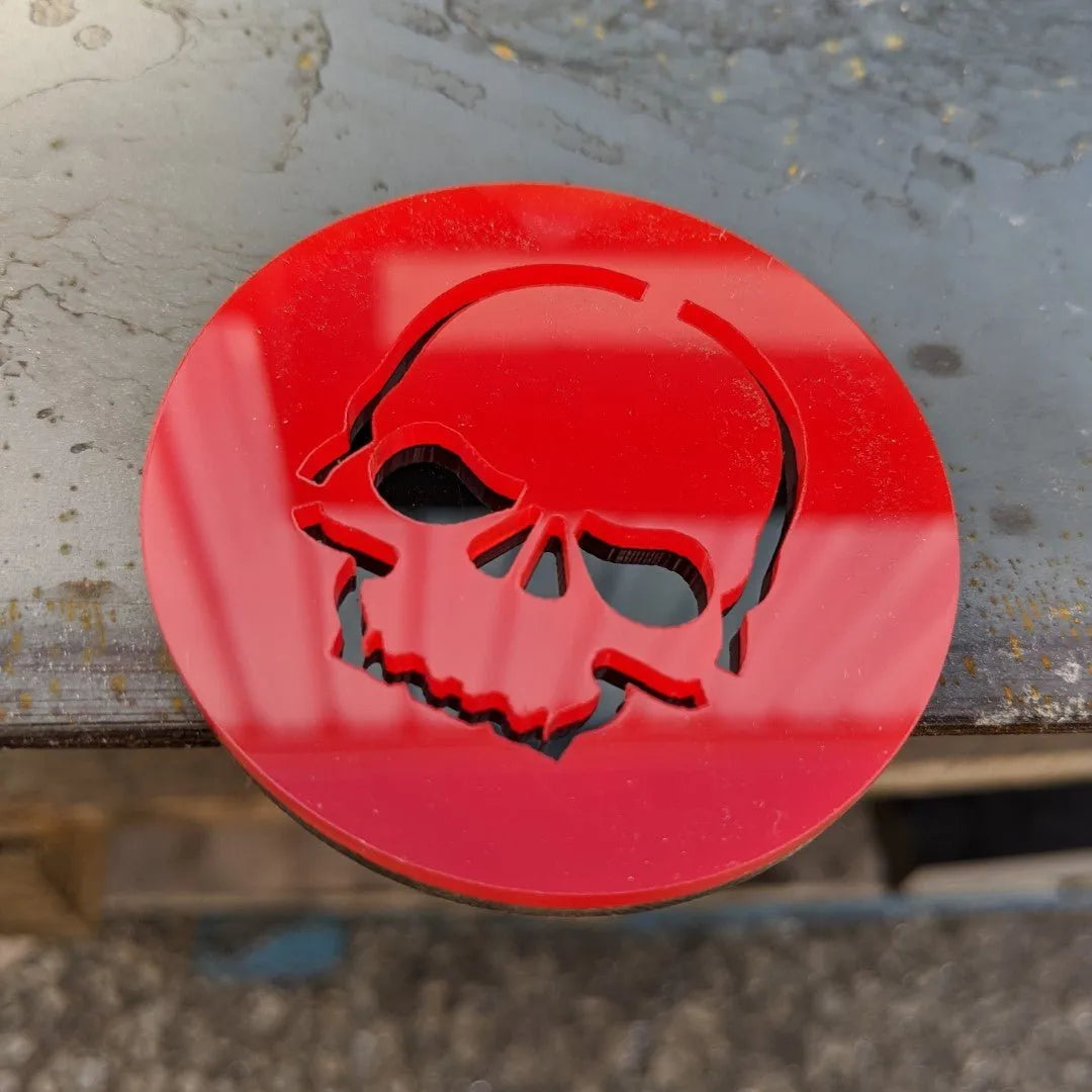 Badge tête de mort - Badge de remplacement Jeep® Trail Rated® - Rouge sur noir