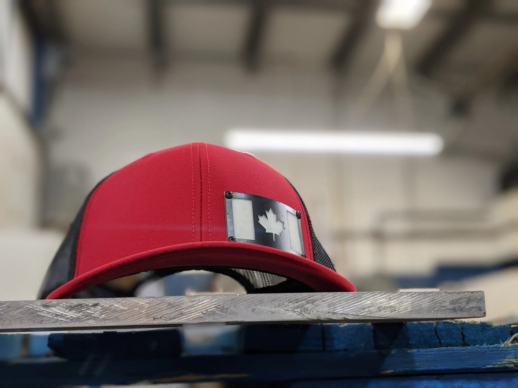 Casquette avec insigne du Canada - Insigne noir et brillant