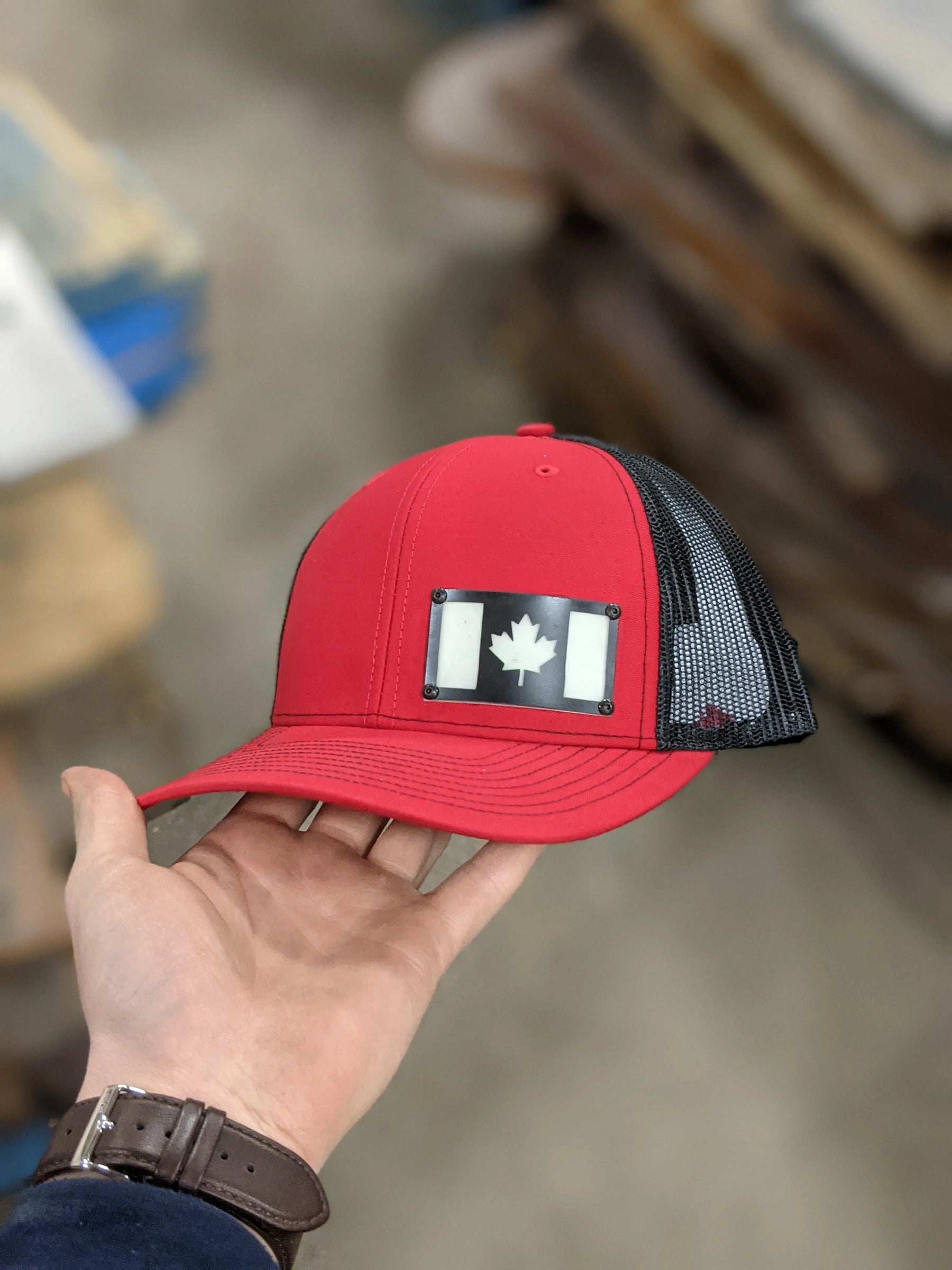 Casquette avec insigne du Canada - Insigne noir et brillant