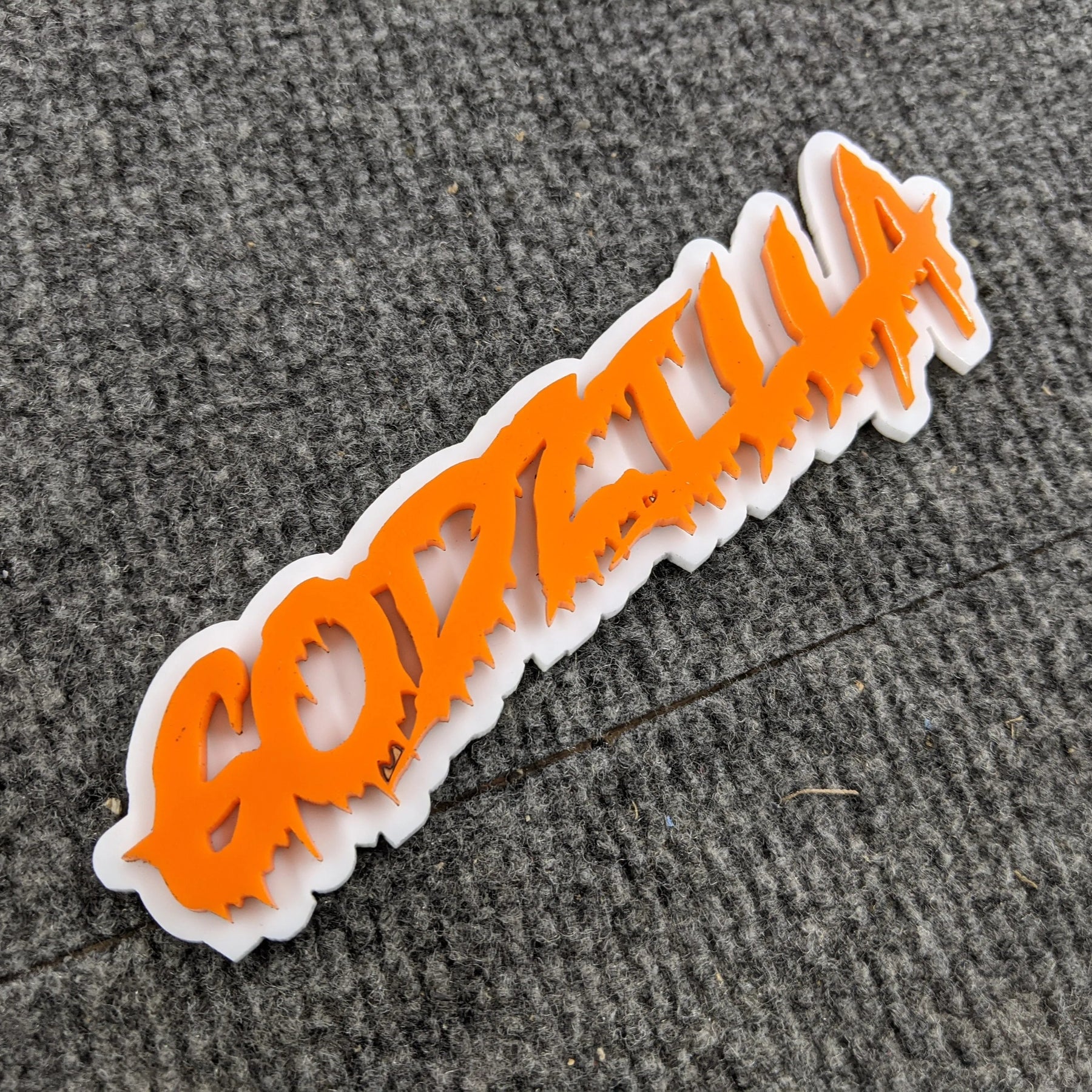 Badge de véhicule avec texte personnalisé - Police goutte à goutte - Double couche - Plusieurs choix de couleurs disponibles
