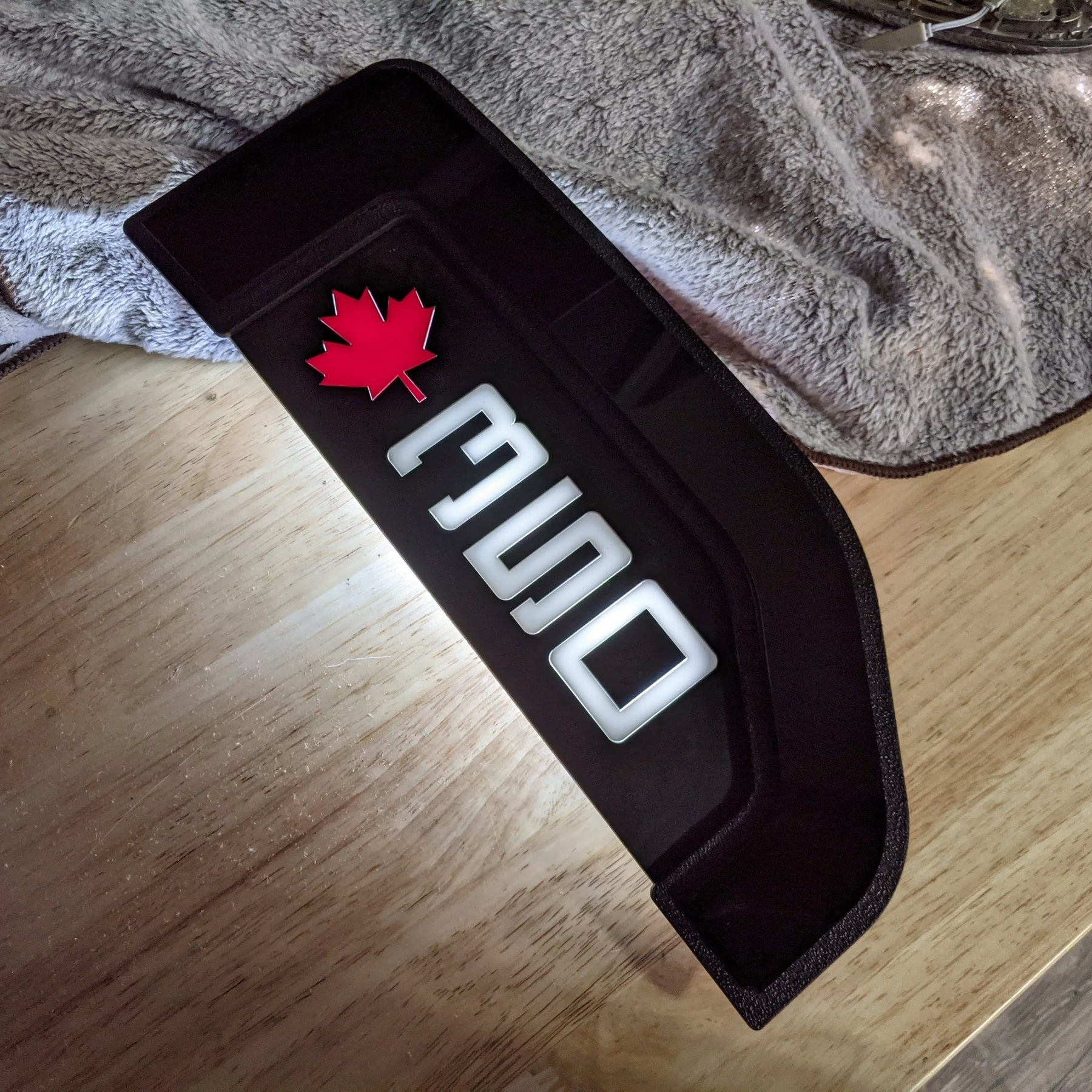 Ensemble d'insignes d'aile à DEL Canada Maple Leaf 250/350/450 - Compatible avec Ford® F250®, F350®, F450® 2017-2022