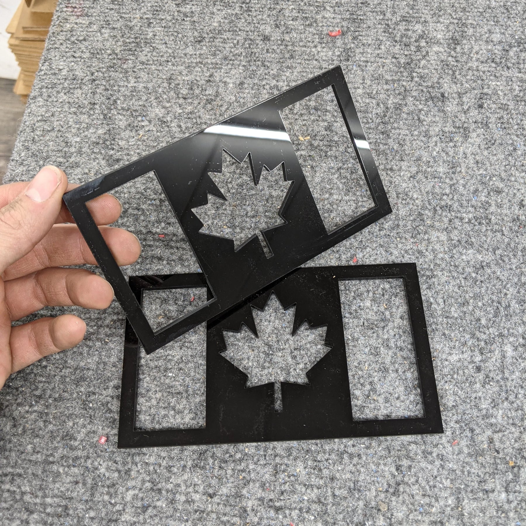Paire d'insignes de garde-boue avec drapeau canadien - Plusieurs couleurs disponibles