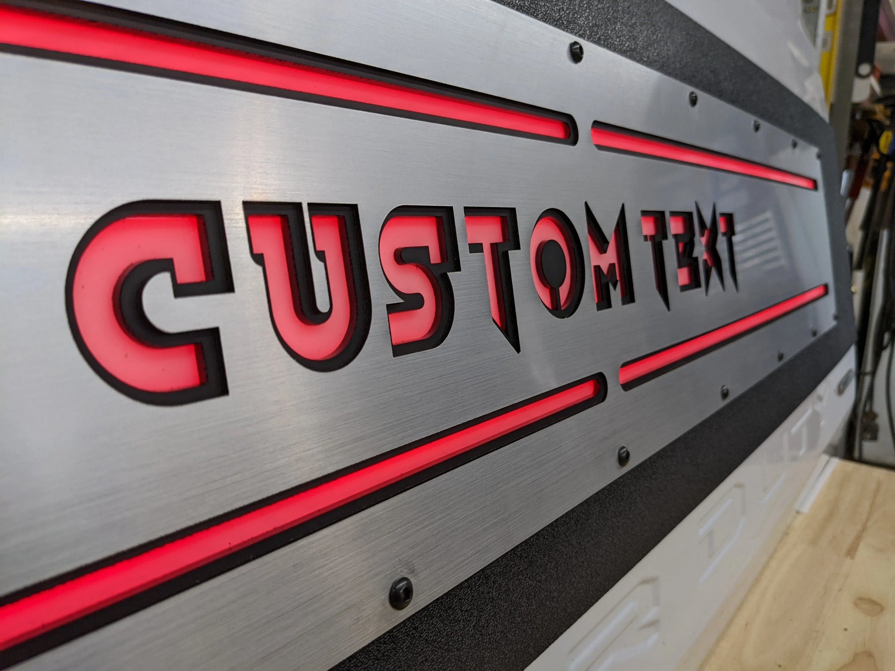 Applique de hayon à LED avec texte personnalisé - Compatible avec Ford® F250®, F350®, F450® 2017-2022