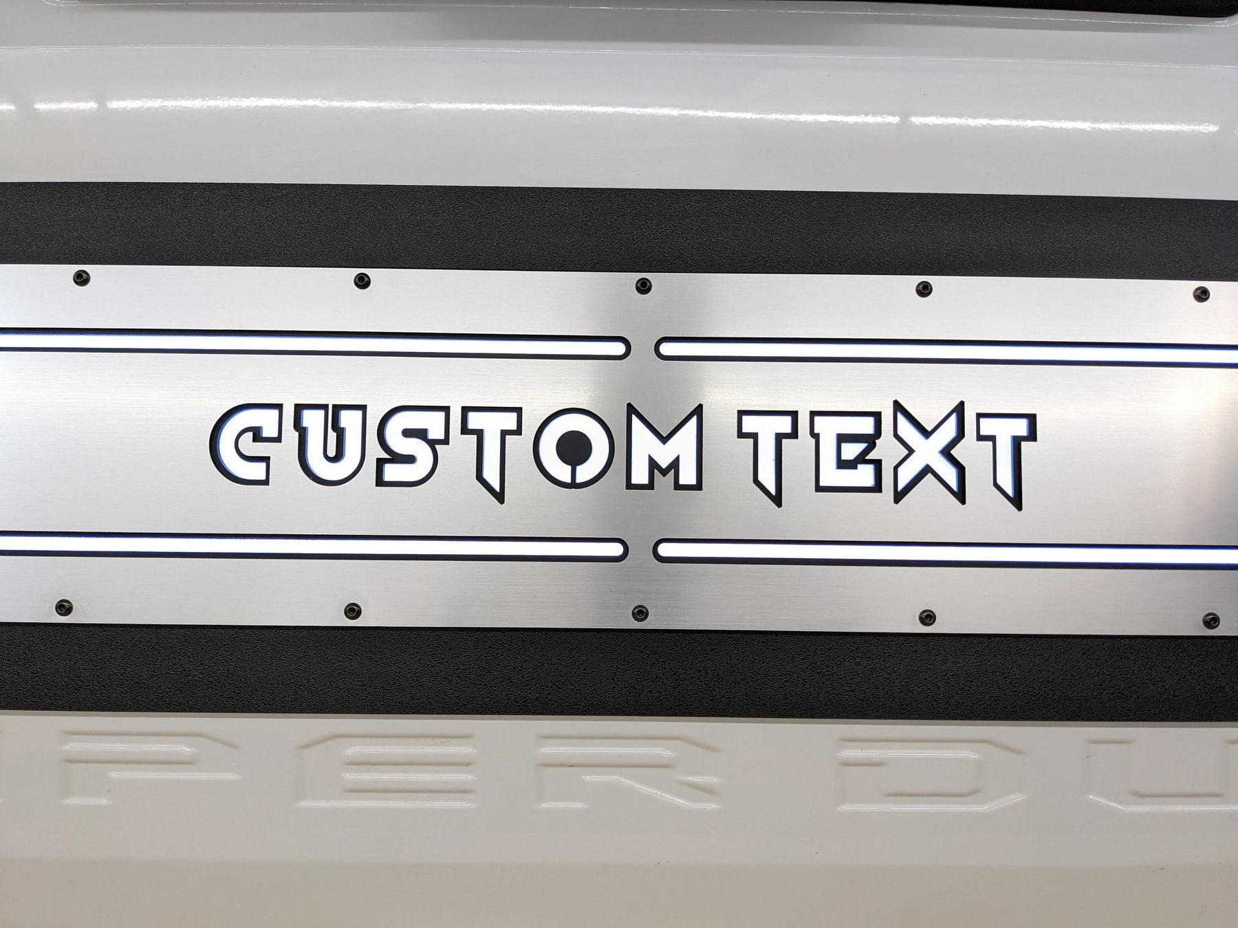 Applique de hayon à LED avec texte personnalisé - Compatible avec Ford® F250®, F350®, F450® 2017-2022