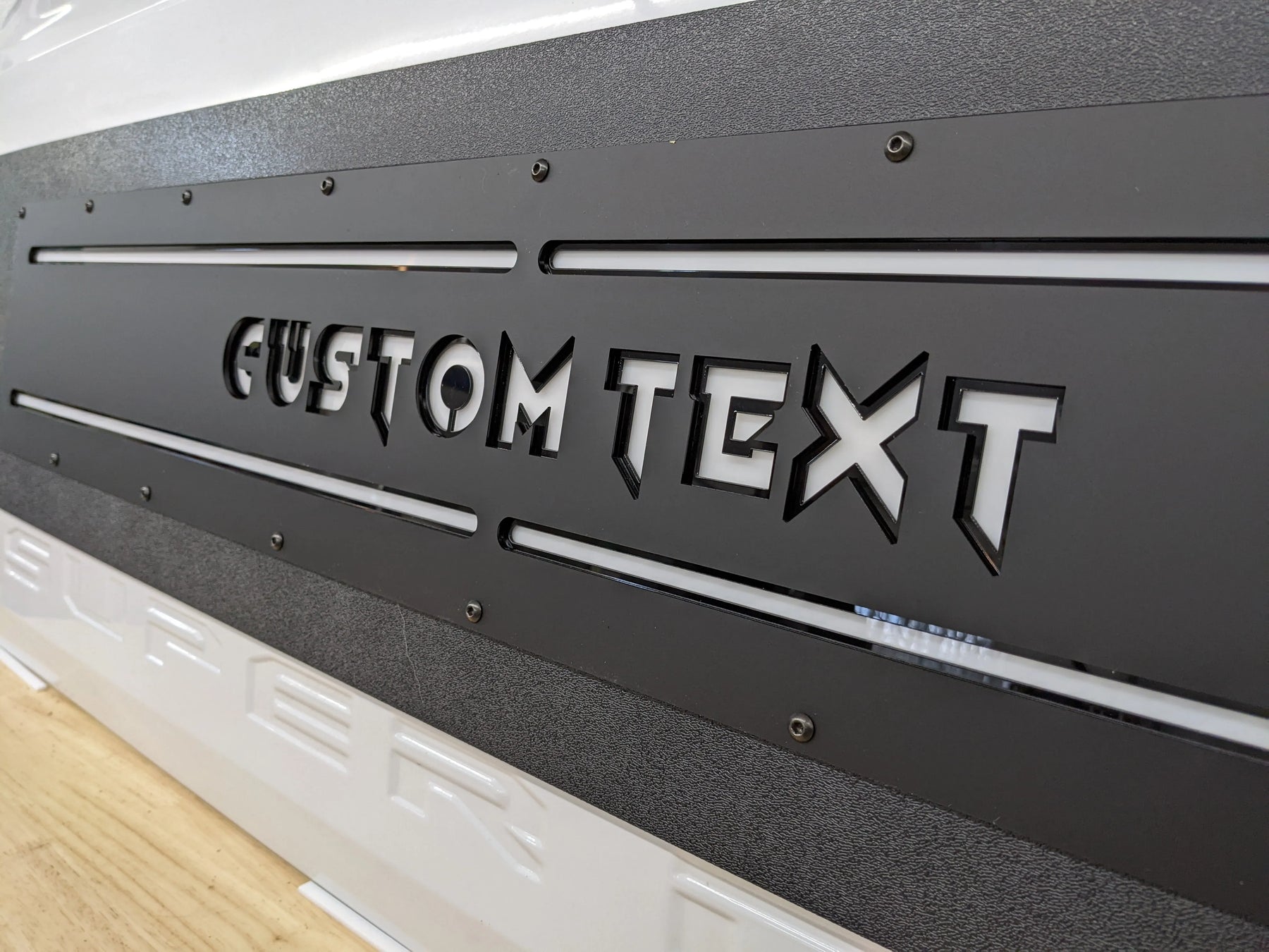 Applique de hayon à LED avec texte personnalisé - Compatible avec Ford® F250®, F350®, F450® 2017-2022