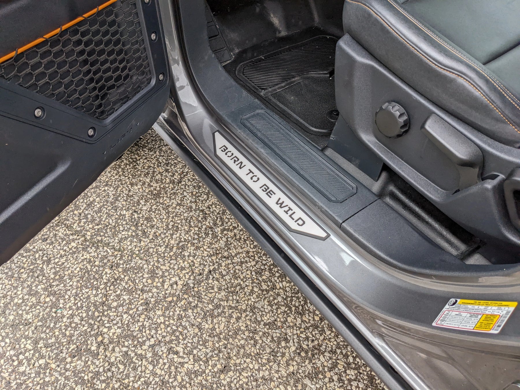 Paire de plaques de protection de seuil de porte - Texte personnalisé - Compatible avec Bronco® 2021+