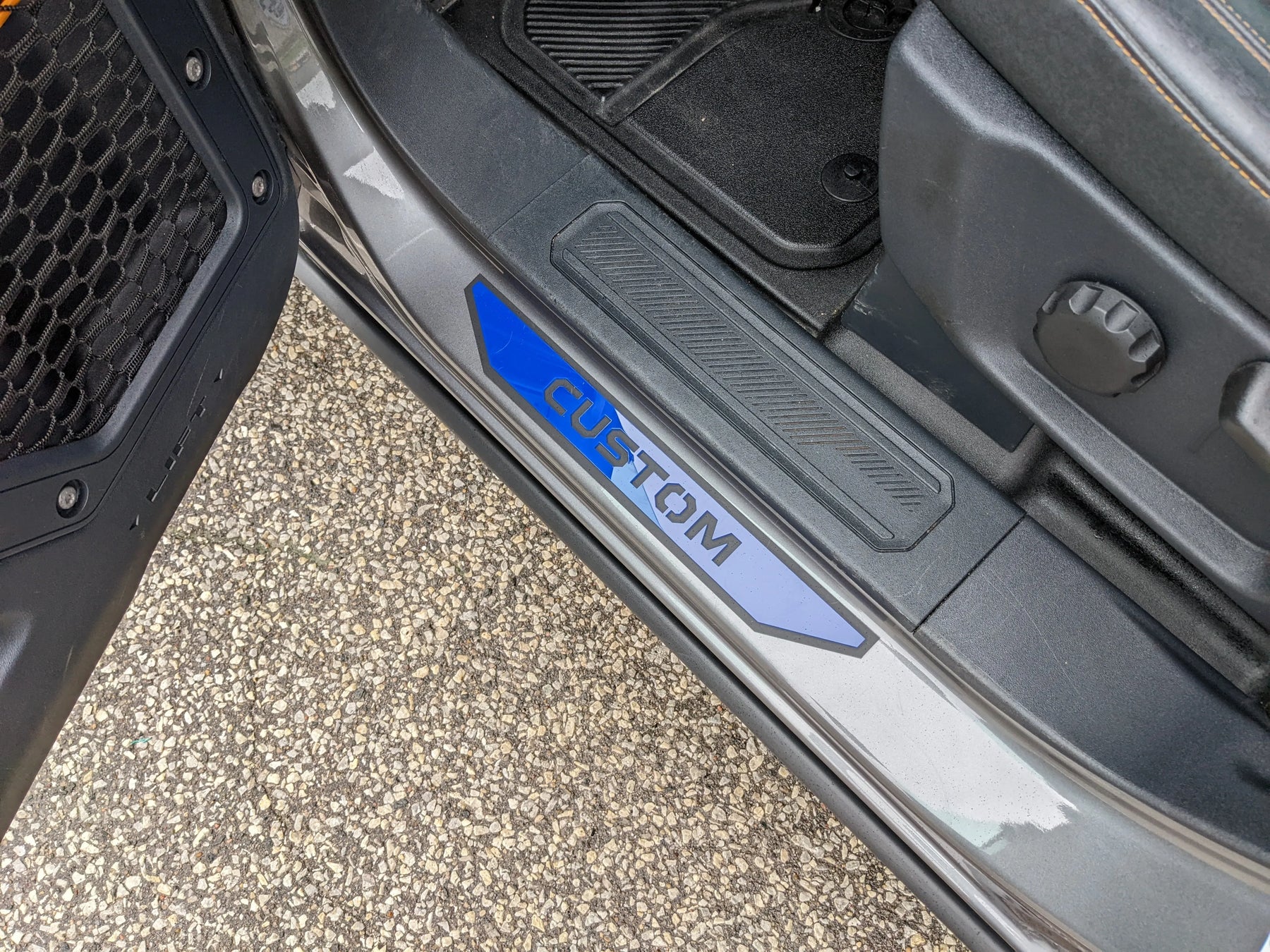 Paire de plaques de protection de seuil de porte - Texte personnalisé - Compatible avec Bronco® 2021+