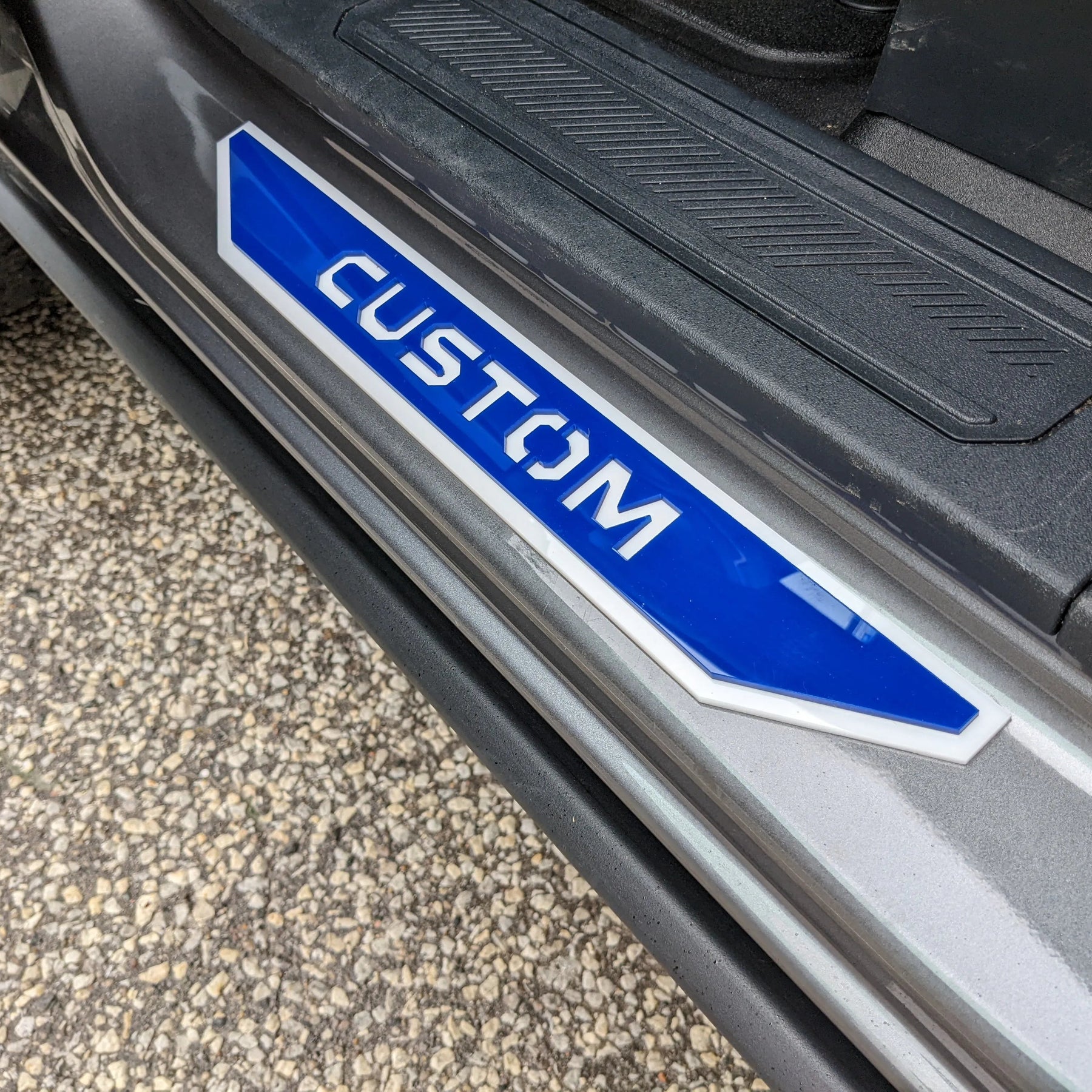 Paire de plaques de protection de seuil de porte - Texte personnalisé - Compatible avec Bronco® 2021+
