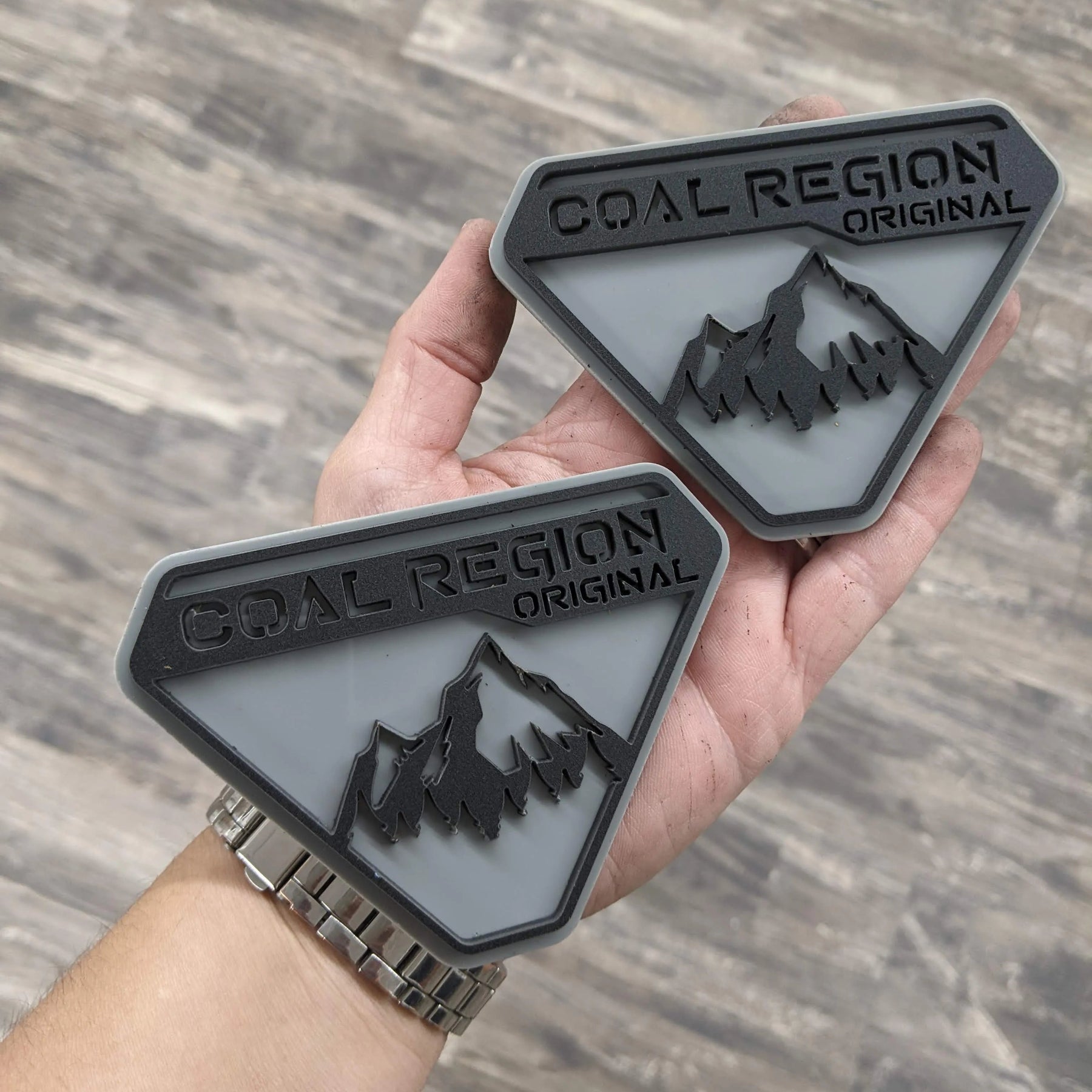 Fender Badge Pair - Custom Text Mountains - Fits 2021+ Bronco® Badlands® - Matte Black on Black