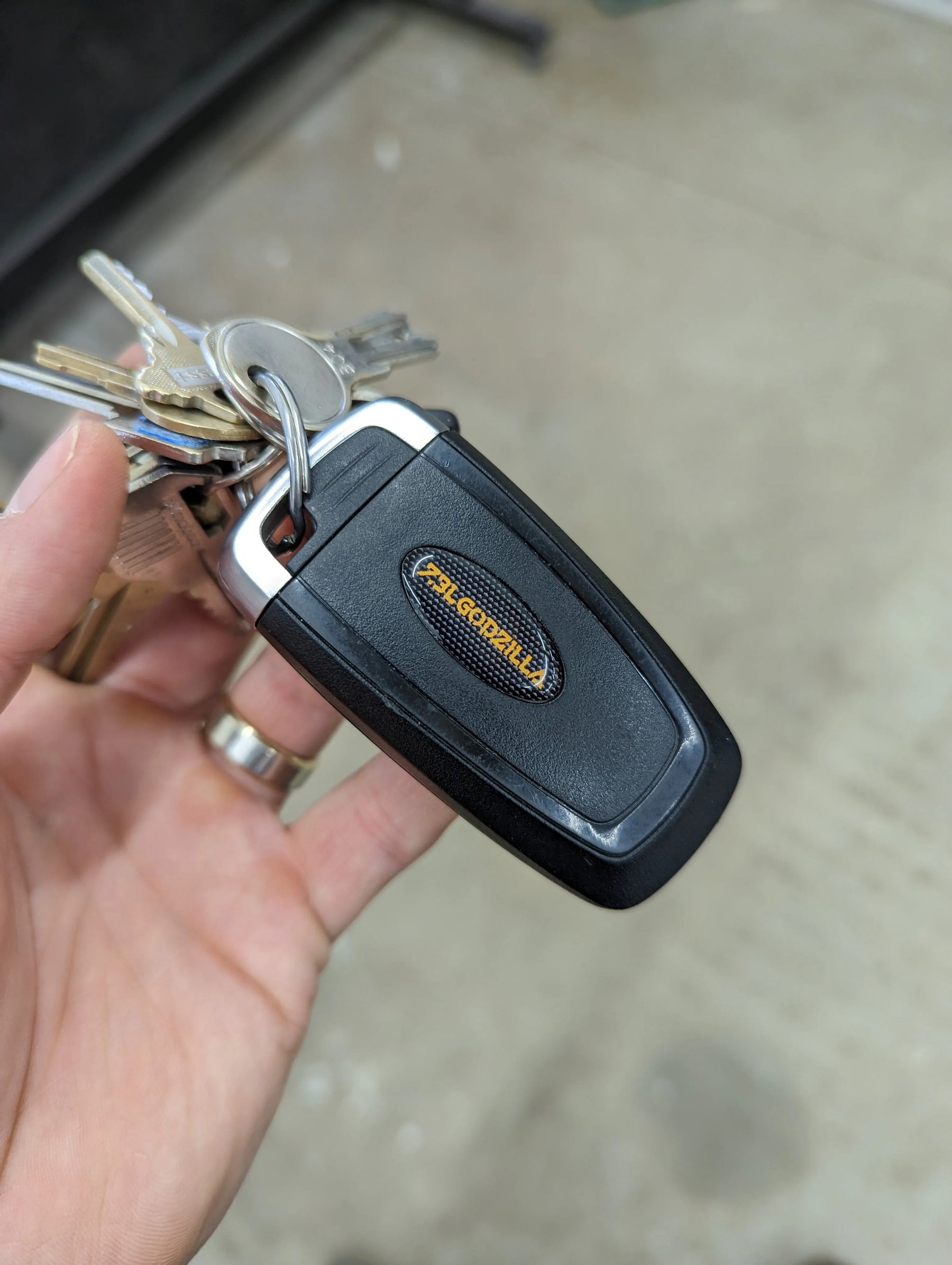 Porte-clés avec texte personnalisé - Ovale - Compatible avec de nombreux véhicules Ford® - Plusieurs couleurs disponibles
