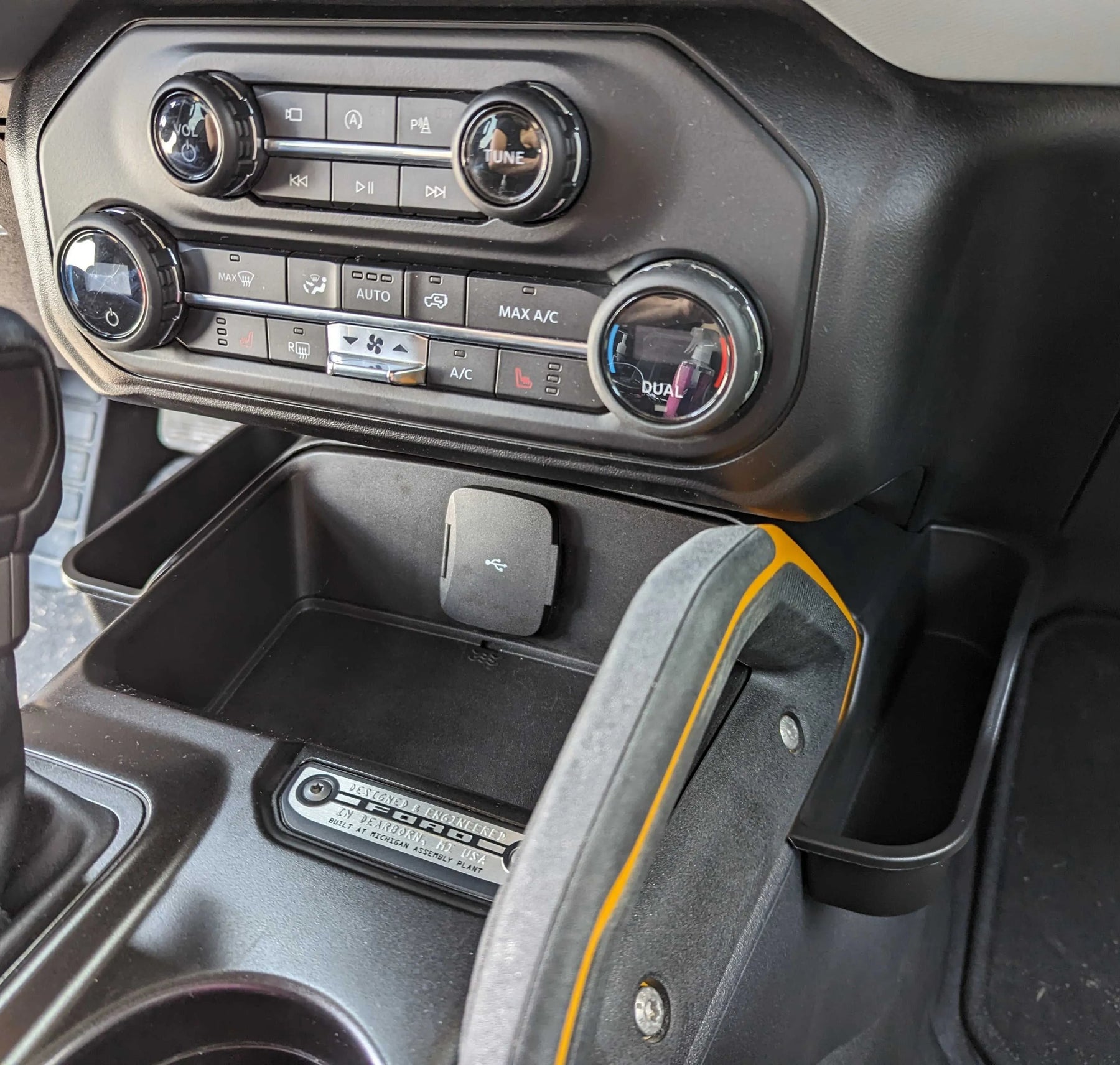 Console Saddle - Fits 2021+ Bronco®