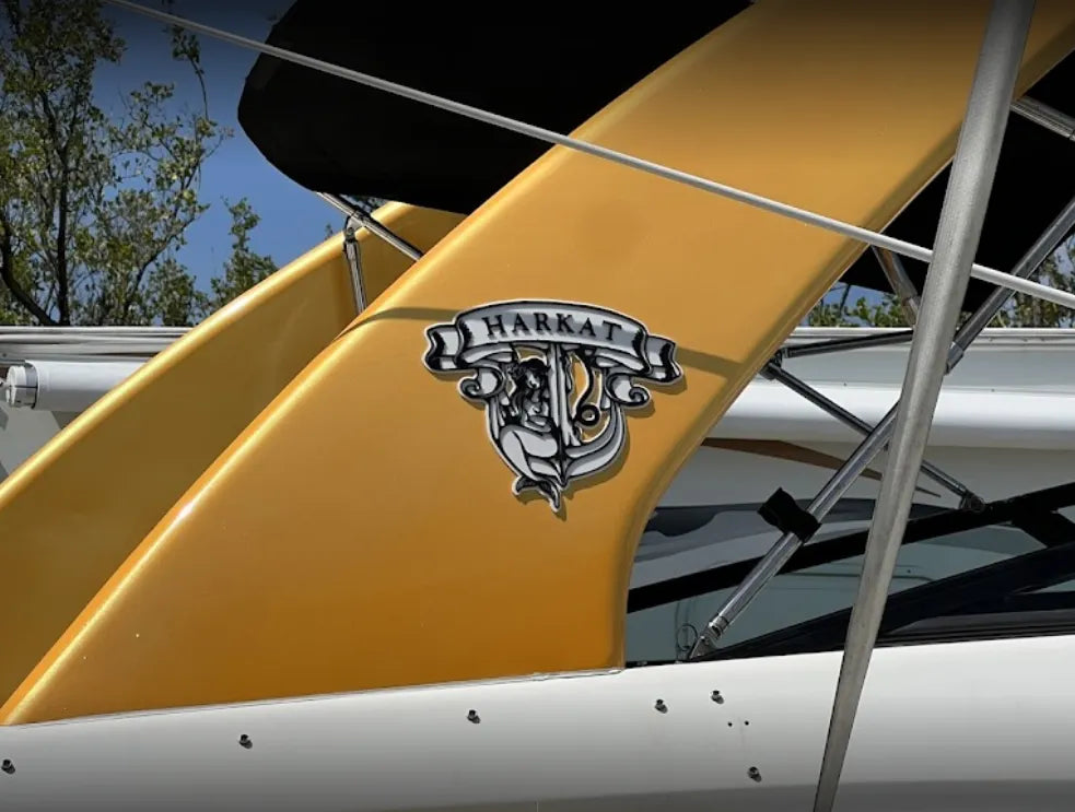 Badge de bateau personnalisé - S'adapte à tous les bateaux - Se monte sur n'importe quelle surface plane - Résistant aux UV, au sel et à l'eau