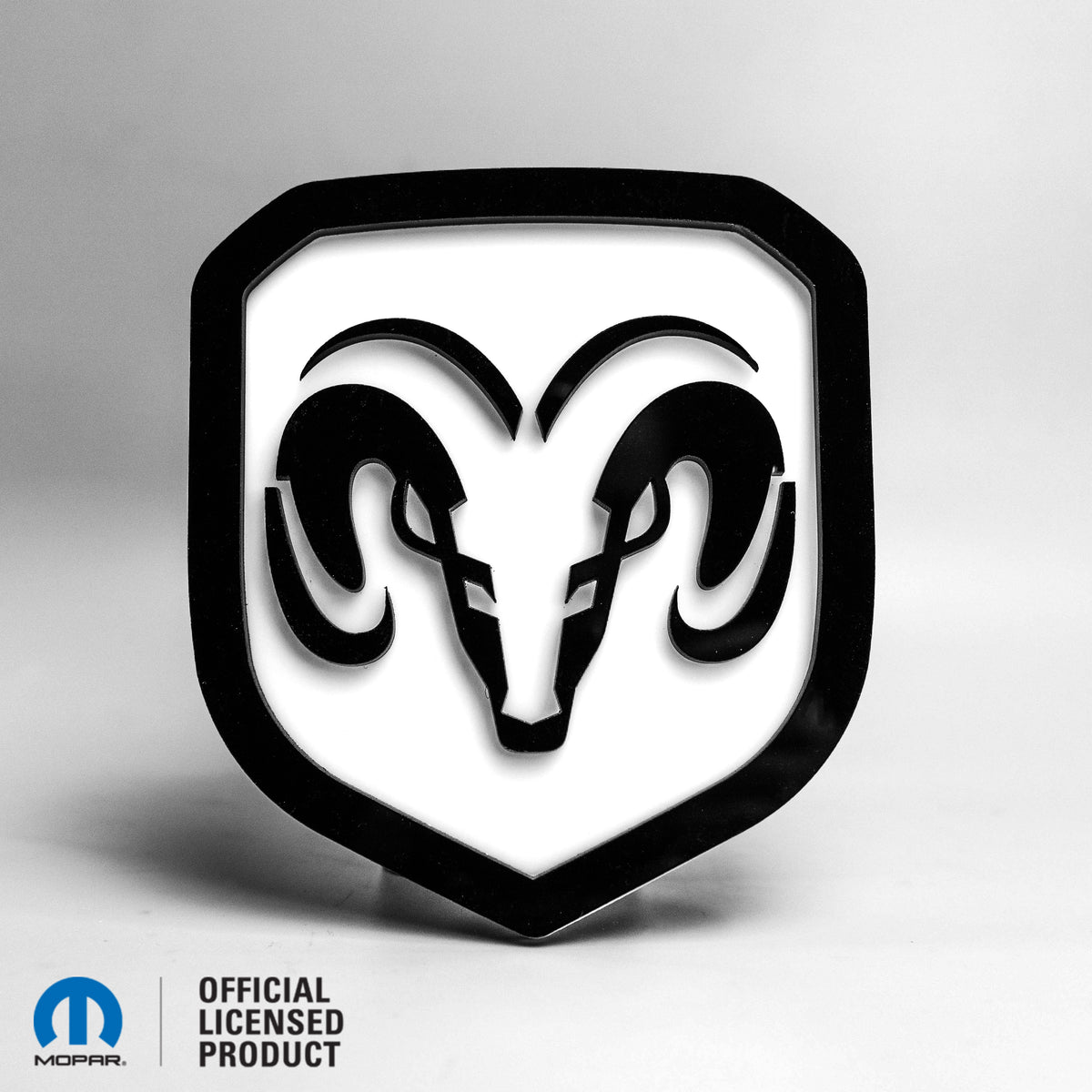 BADGE DE CALENDRIER DE STYLE 1 AVEC LOGO DE TÊTE DE RAM® - ADAPTÉ AUX CALENDRIER DODGE® RAM® 2013-2018 -1500, 2500, 3500 - BRILLANT SUR BLANC - Produit sous licence officielle