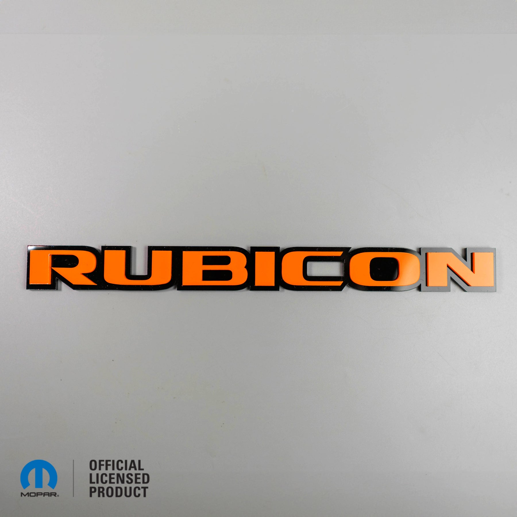 Badge de camion double couche Rubicon® personnalisé - Plusieurs couleurs disponibles - Produit sous licence officielle