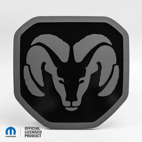 Badge de hayon style 2 avec logo de tête RAM® - Compatible avec hayon RAM® 2019+ - 1500, 2500, 3500 - Mat sur brillant - Produit sous licence officielle