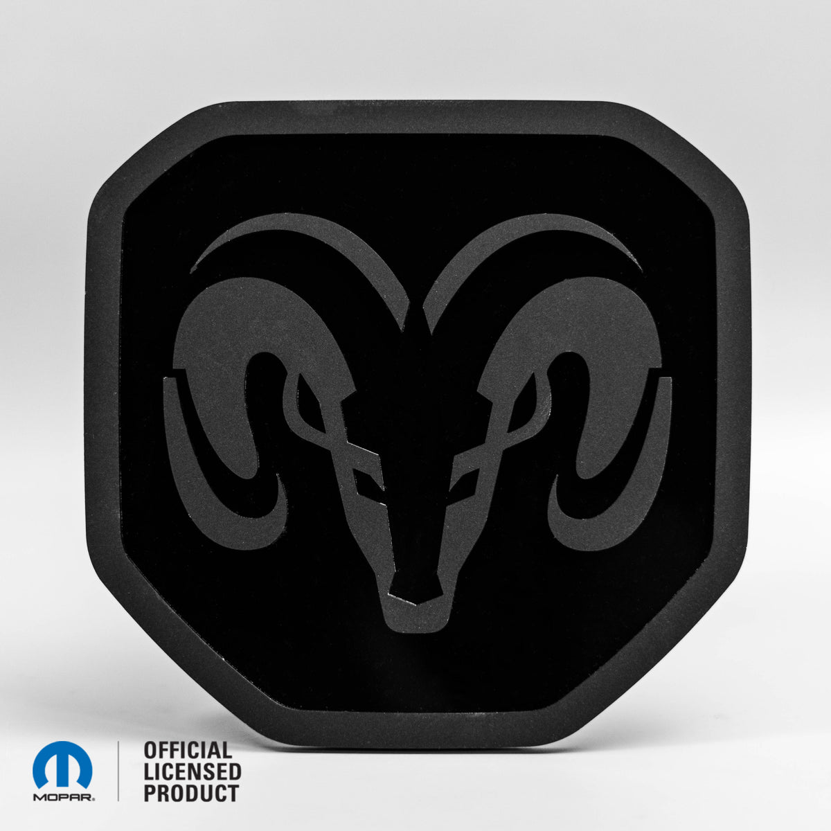 Badge de hayon style 1 avec logo de tête RAM® - Compatible avec hayon RAM® 2019+ - 1500, 2500, 3500 - Mat sur brillant - Produit sous licence officielle