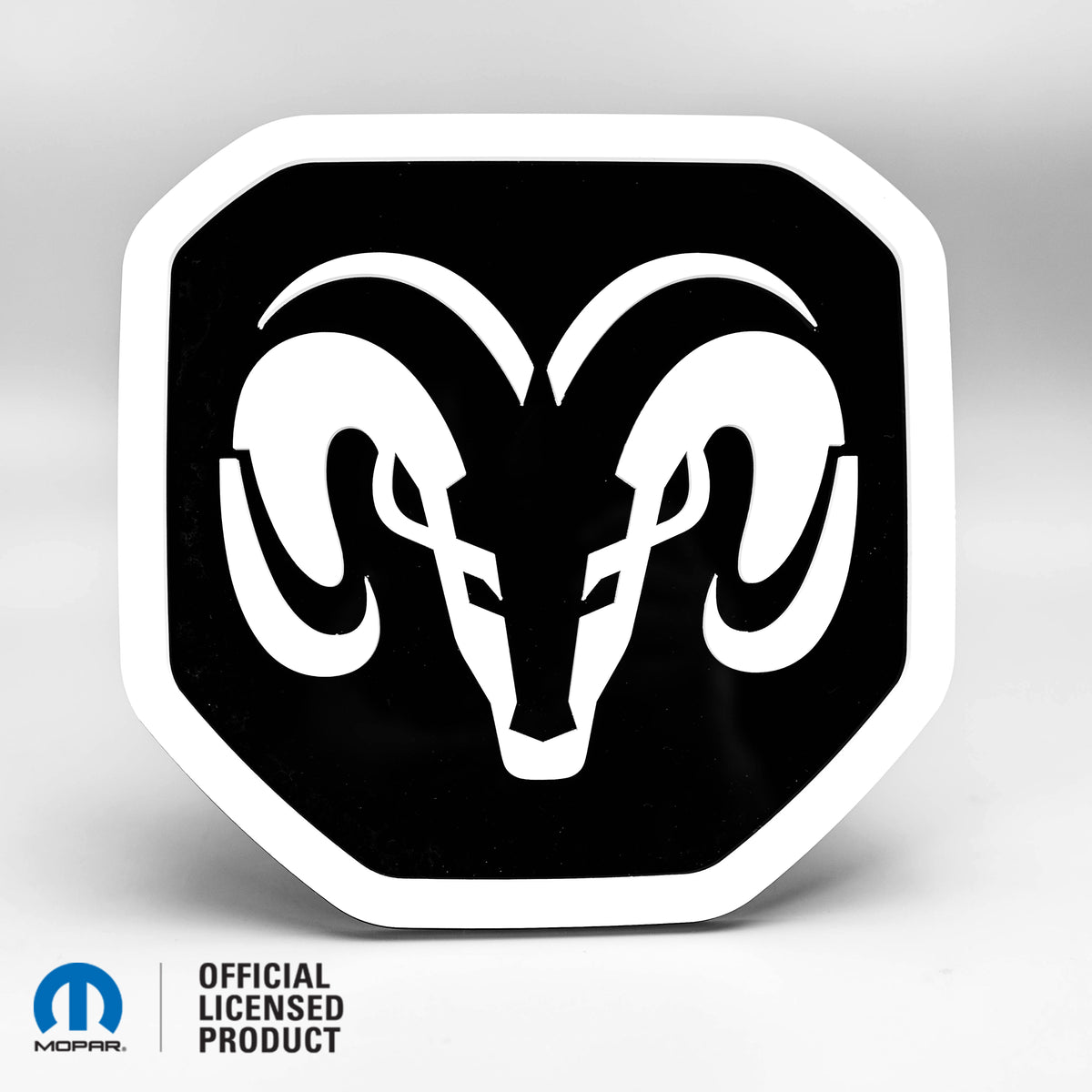 Badge de hayon style 1 avec logo de tête RAM® - Compatible avec hayon RAM® 2019+ - 1500, 2500, 3500 - BLANC sur BRILLANT - Produit sous licence officielle