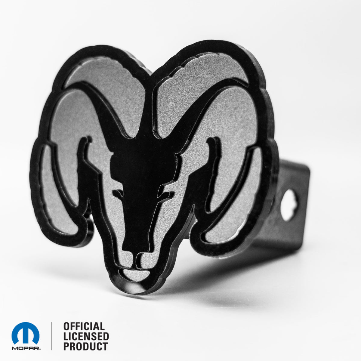 RAM® HEAD LOGO STYLE 2 - HITCH COVER - Brillant sur mat - Produit sous licence officielle