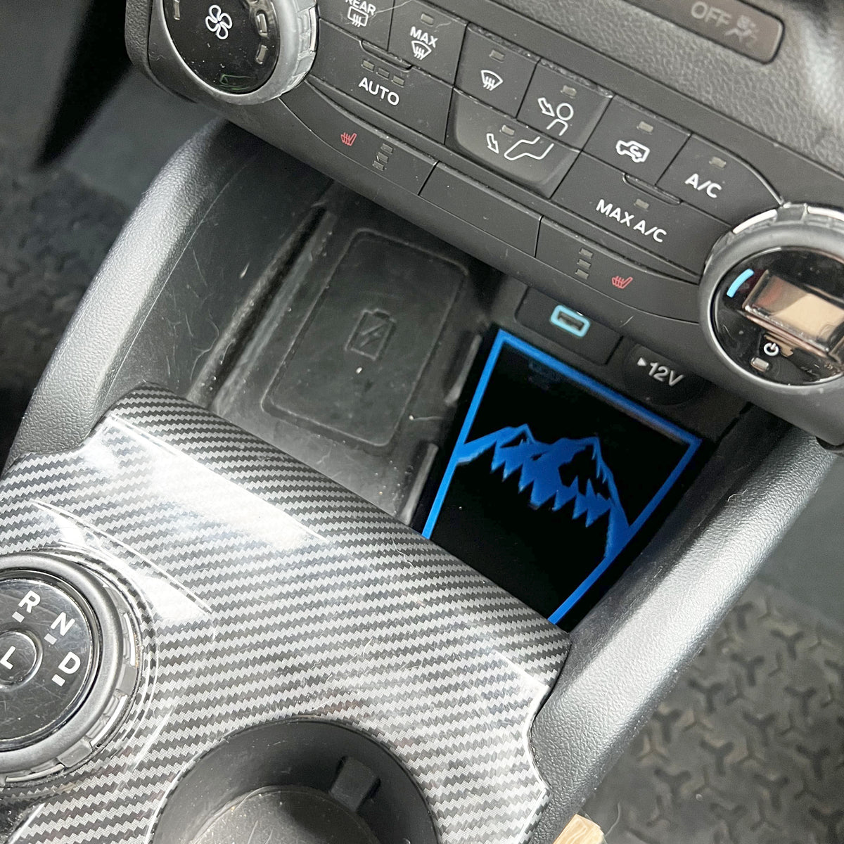 Badge d'insertion de poche de rangement de console inférieure - Montagnes - Compatible avec Bronco® Sport 2021+ - Plusieurs couleurs disponibles