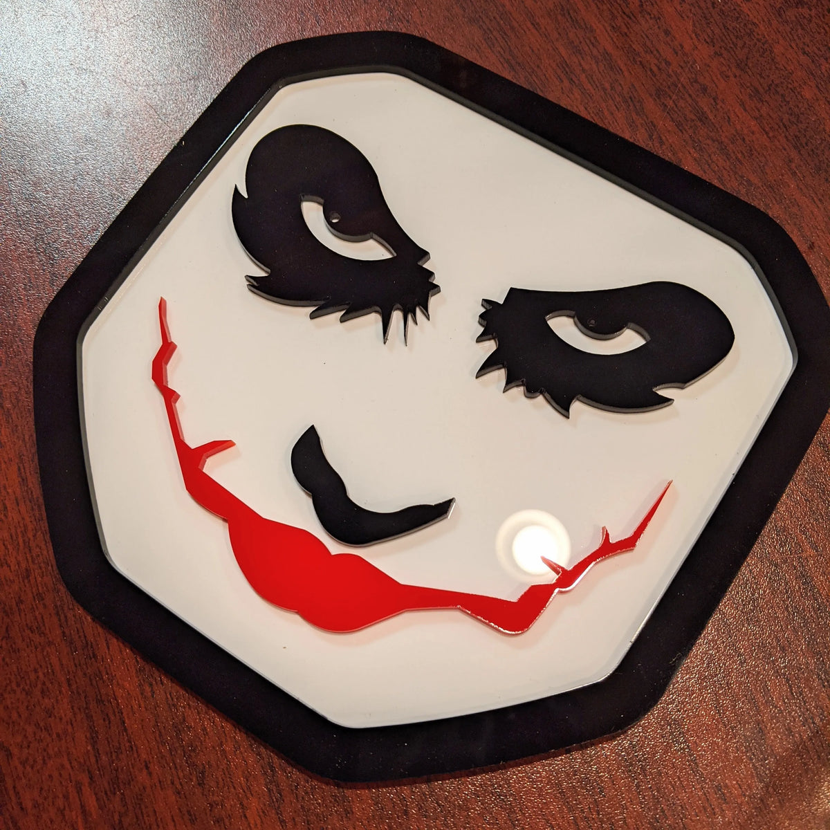 Badge Joker - Compatible avec les modèles Dodge® Ram® 2019+ à hayon -1500, 2500, 3500