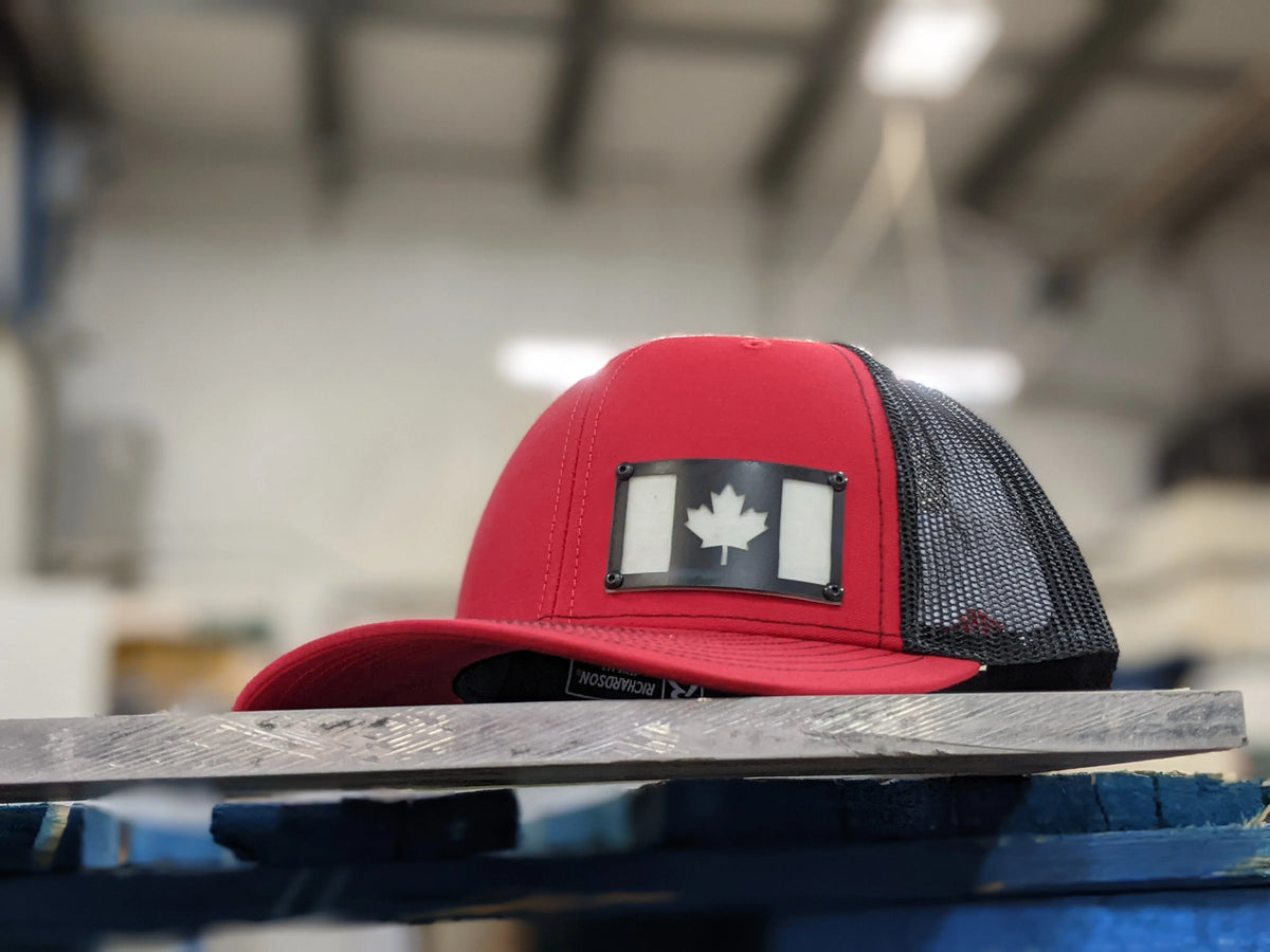 Casquette avec insigne du Canada - Insigne noir et brillant