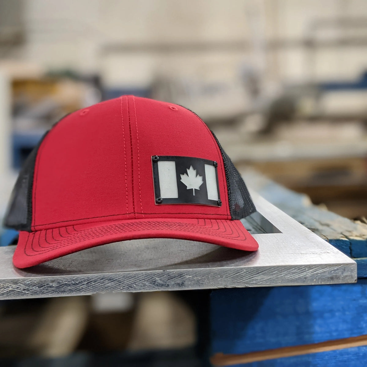 Casquette avec insigne du Canada - Insigne noir et brillant