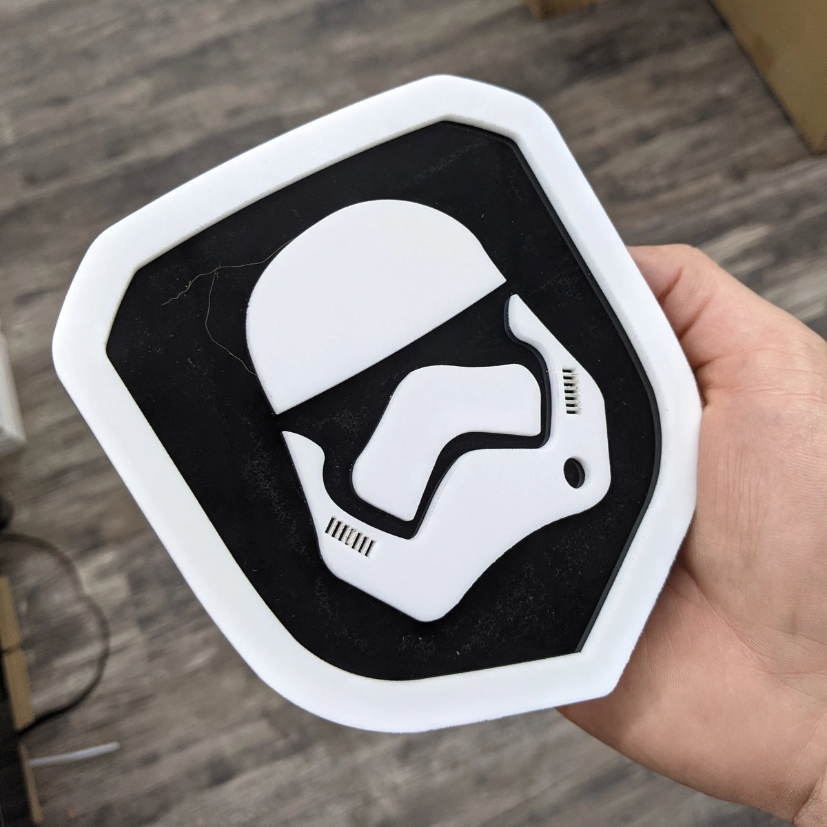 Badge Stormtrooper - Compatible avec les calandres Dodge® Ram® 2013-2018 - 1500, 2500, 3500 - Plusieurs couleurs disponibles