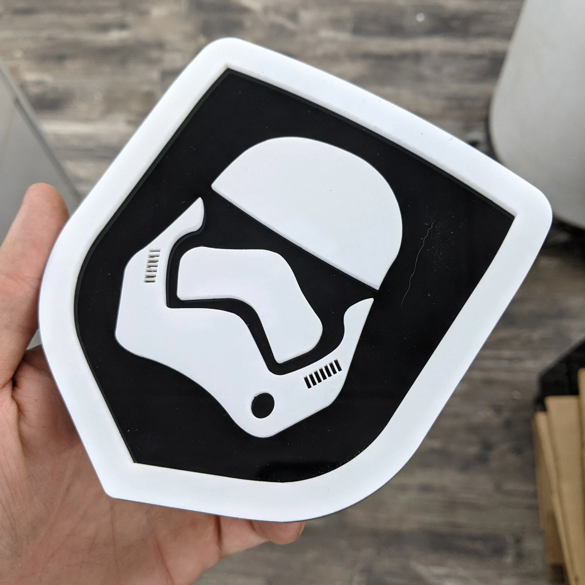 Badge Stormtrooper - Compatible avec les calandres Dodge® Ram® 2009-2012 - 1500, 2500, 3500 - Plusieurs couleurs disponibles