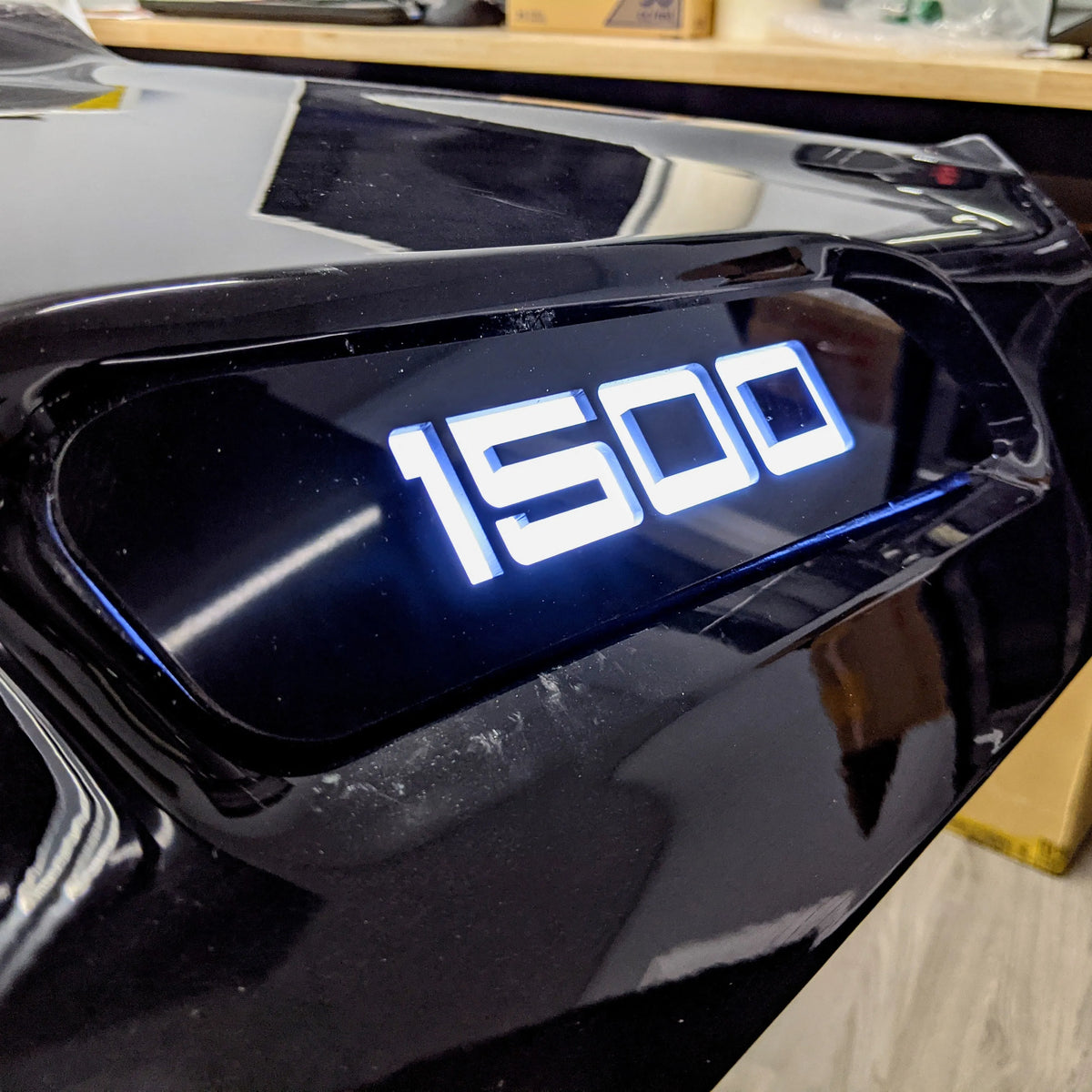 Badges de capot LED 1500 - Compatible avec les modèles Ram 1500® 2019-2023 - Plusieurs couleurs disponibles