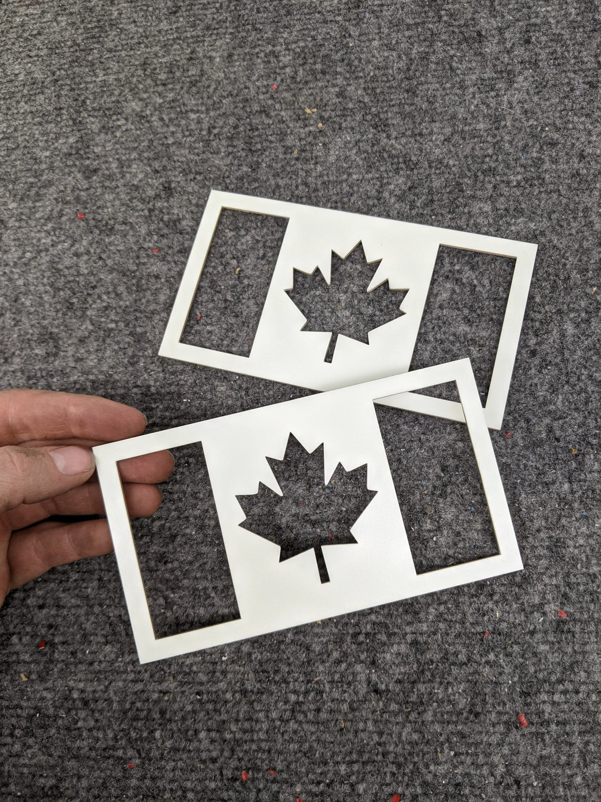 Paire d'insignes de garde-boue avec drapeau canadien - Plusieurs couleurs disponibles