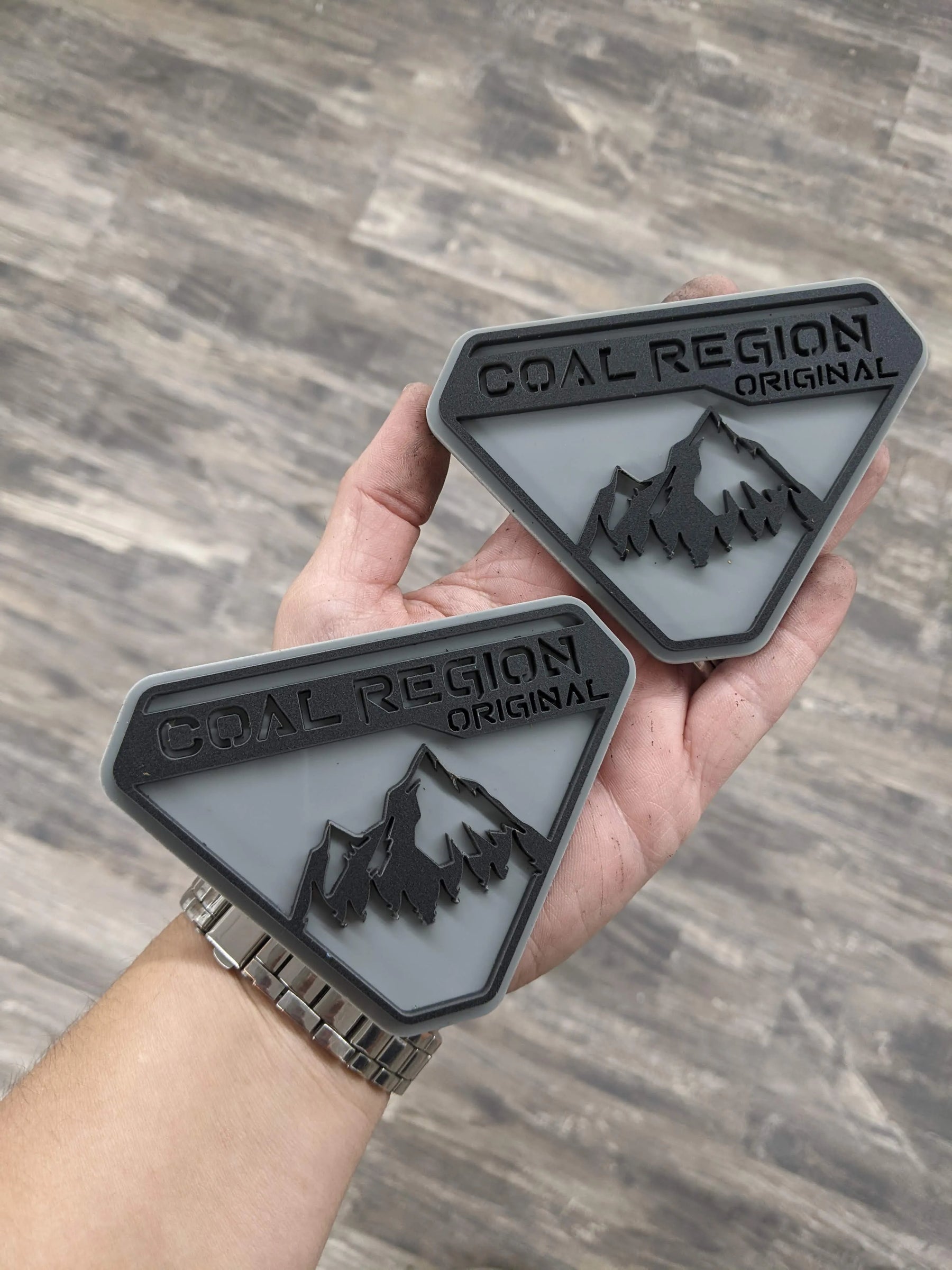 Fender Badge Pair - Custom Text Mountains - Fits 2021+ Bronco® Badlands® - Matte Black on Black