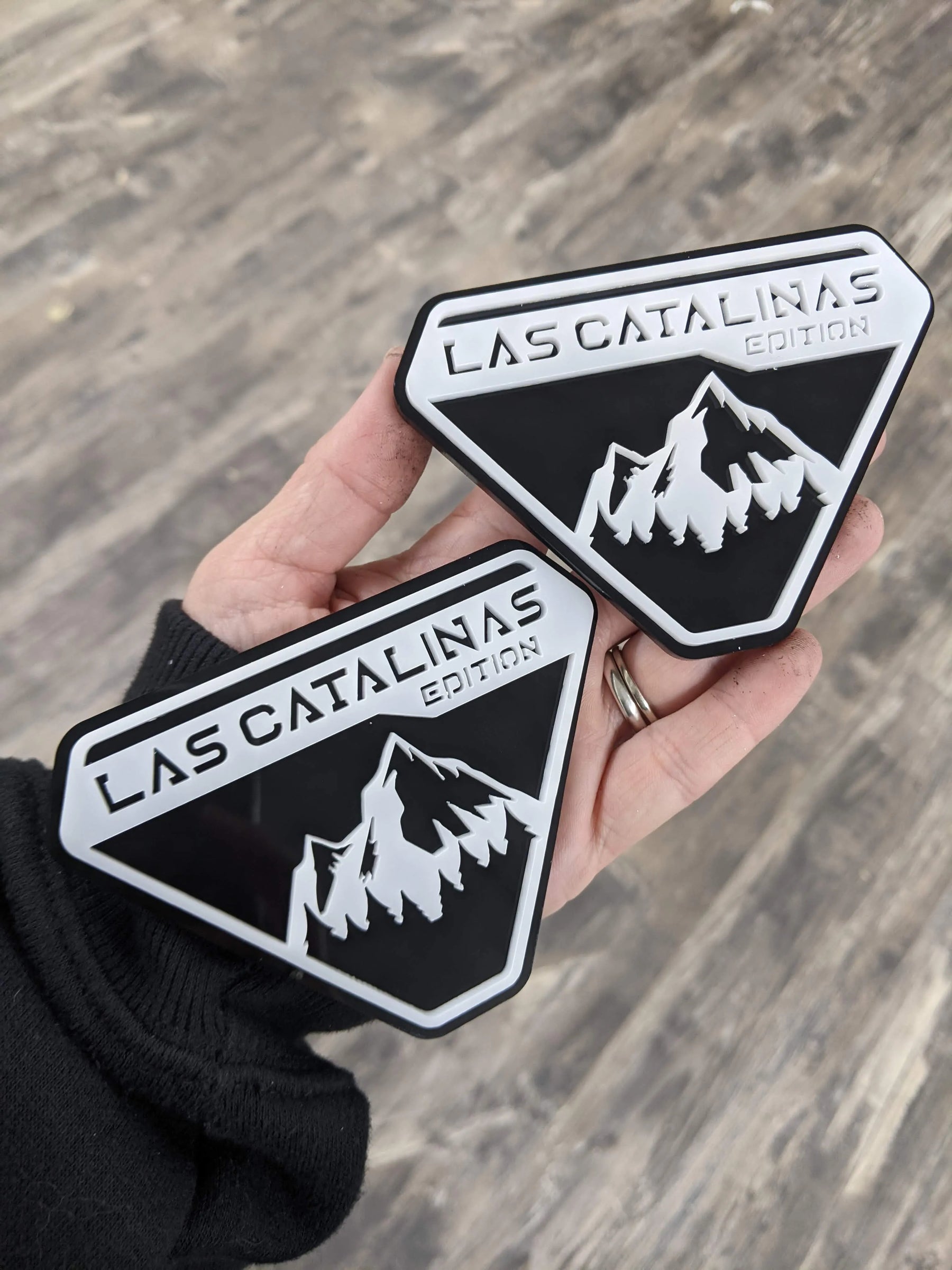 Fender Badge Pair - Custom Text Mountains - Fits 2021+ Bronco® Badlands® - Matte Black on Black