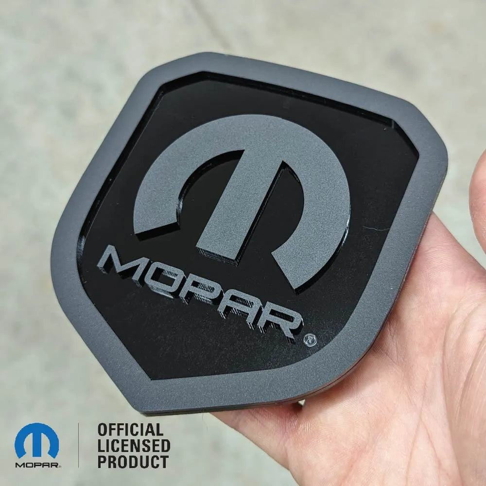 Badge de calandre Mopar® - Compatible avec les calandres RAM® 2013-2018 et Classic 2019+ - 1500, 2500, 3500 - Choisissez vos couleurs - Produit sous licence officielle